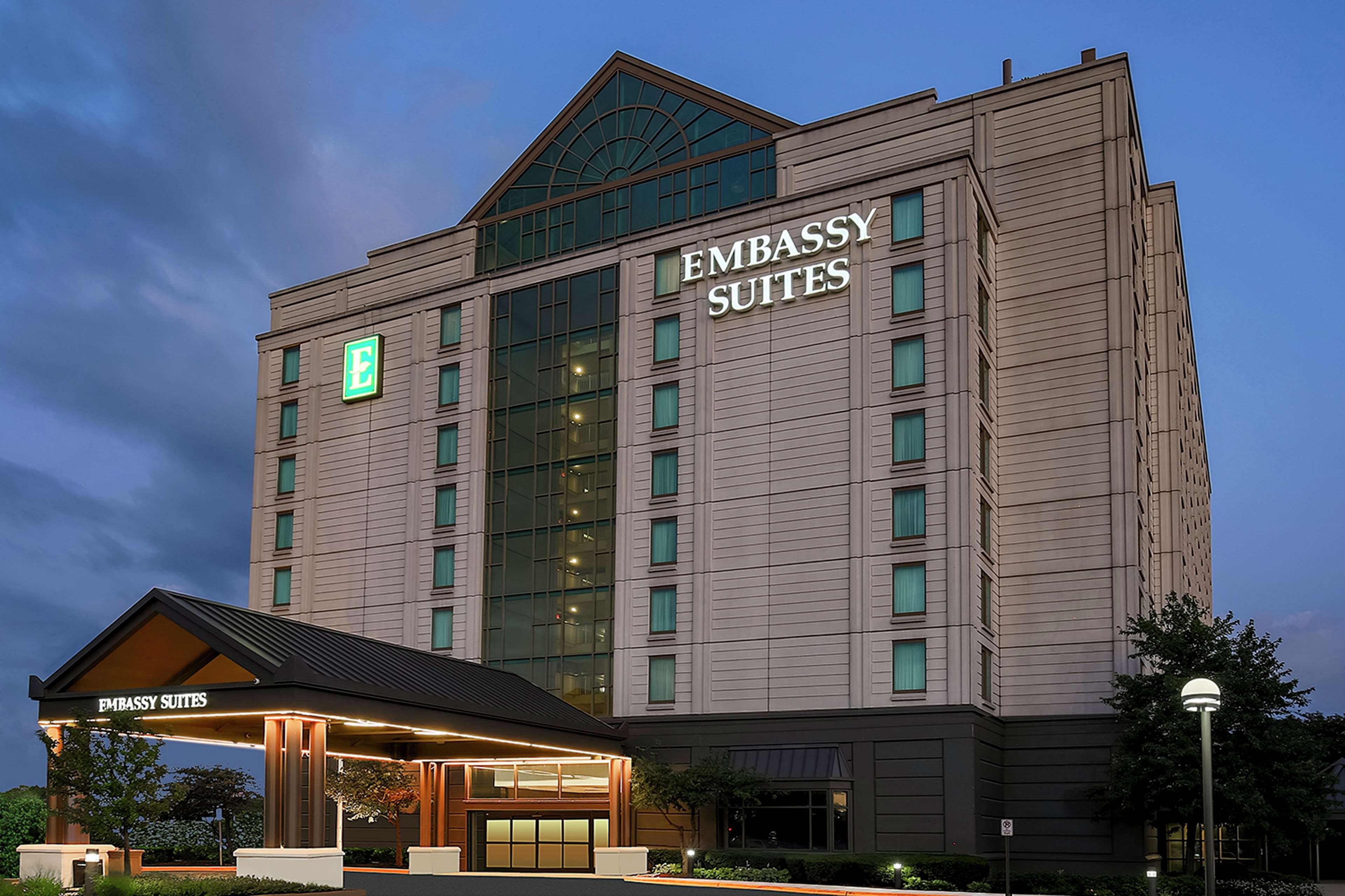 Embassy Suites by Hilton Chicago Lombard Oak Brook image