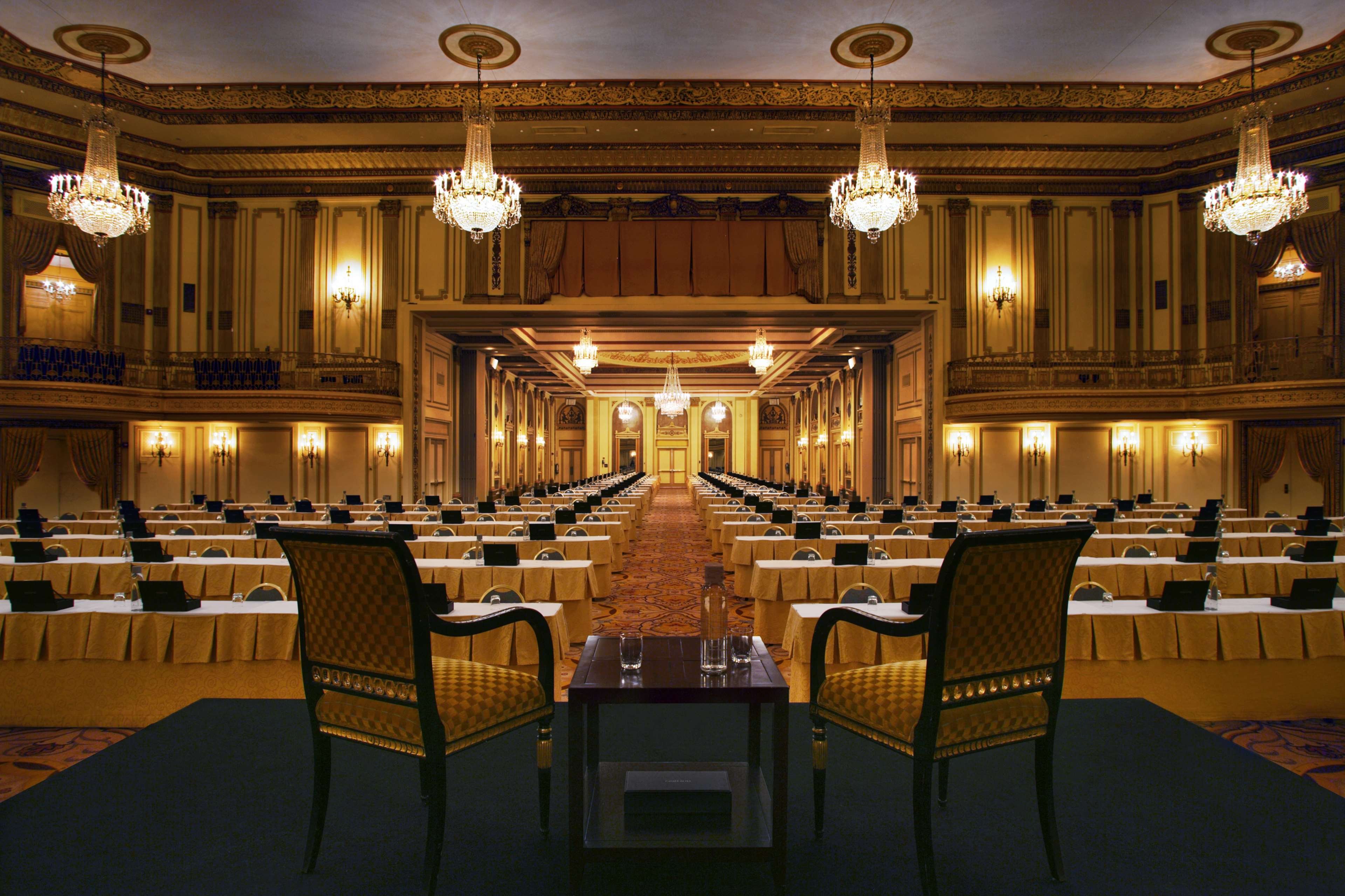 Palmer House a Hilton Hotel by null