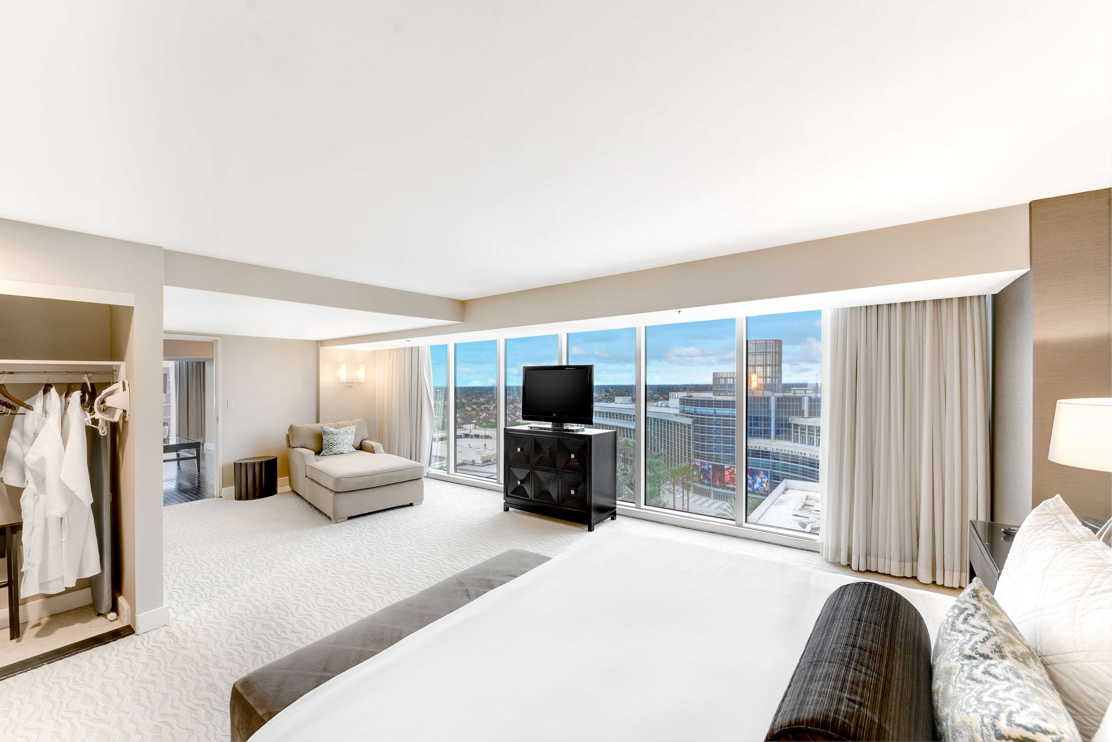 Hilton Anaheim by null