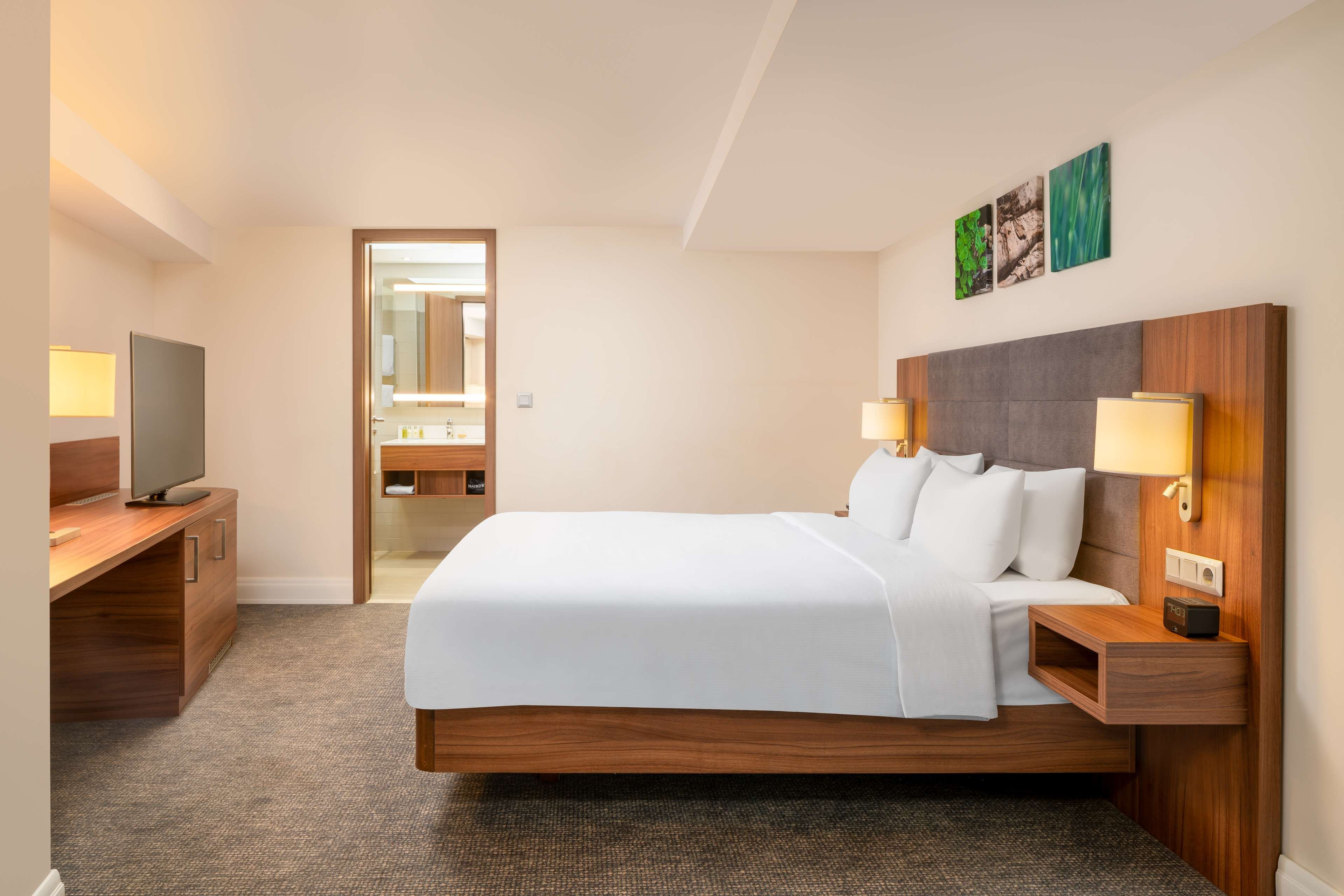 Hilton Garden Inn by null