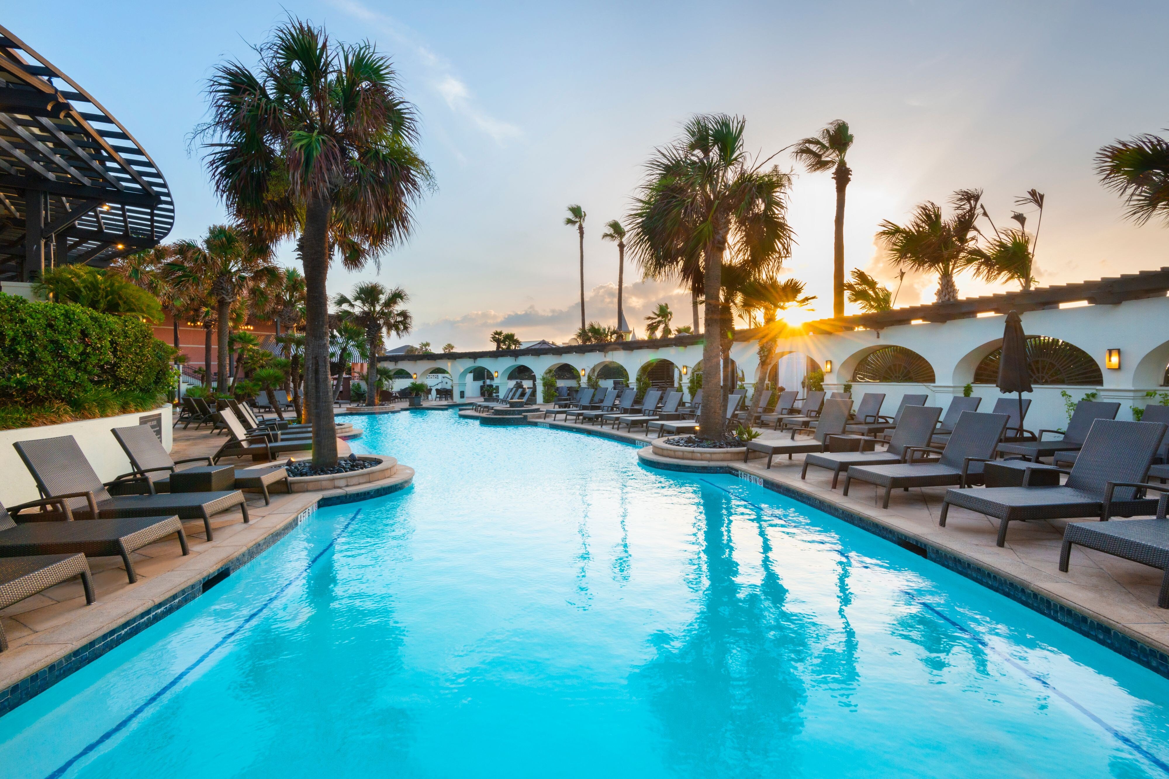 Grand Galvez by null