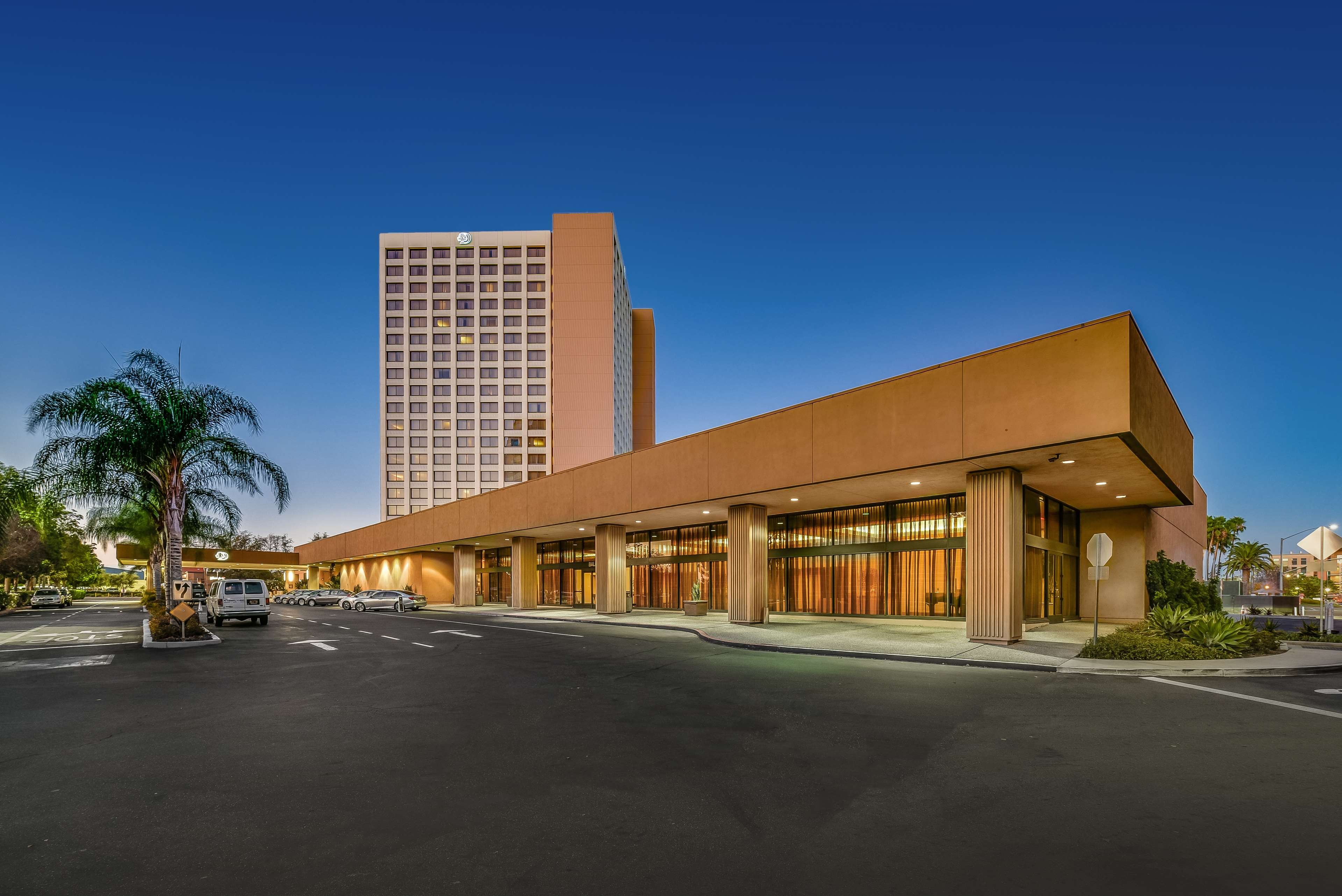Hotel Fera Anaheim, a DoubleTree by Hilton image