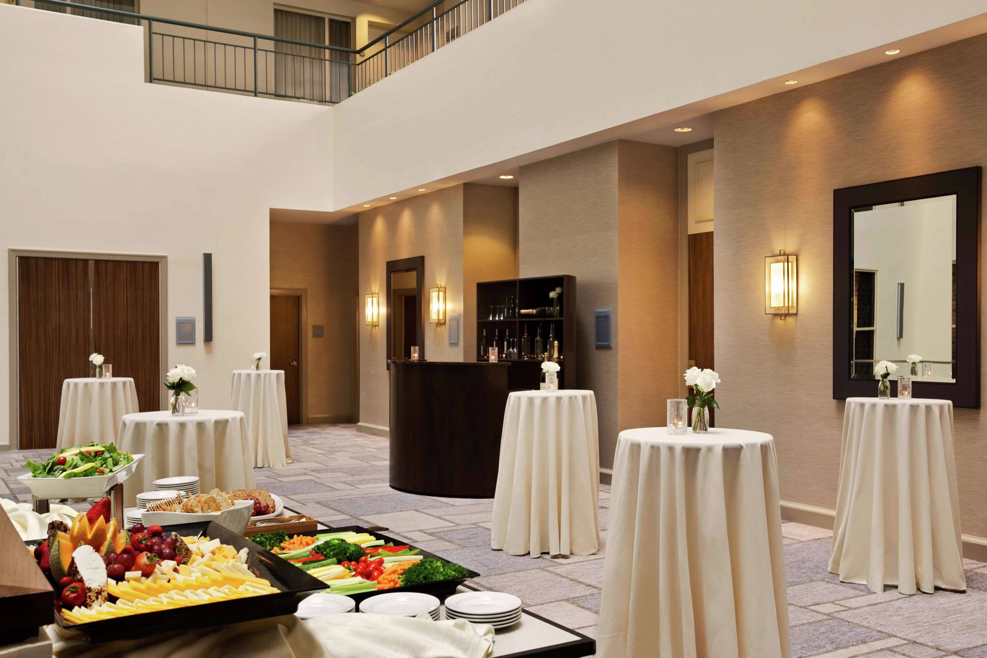 DoubleTree Suites by Hilton Hotel Boston - Cambridge by null