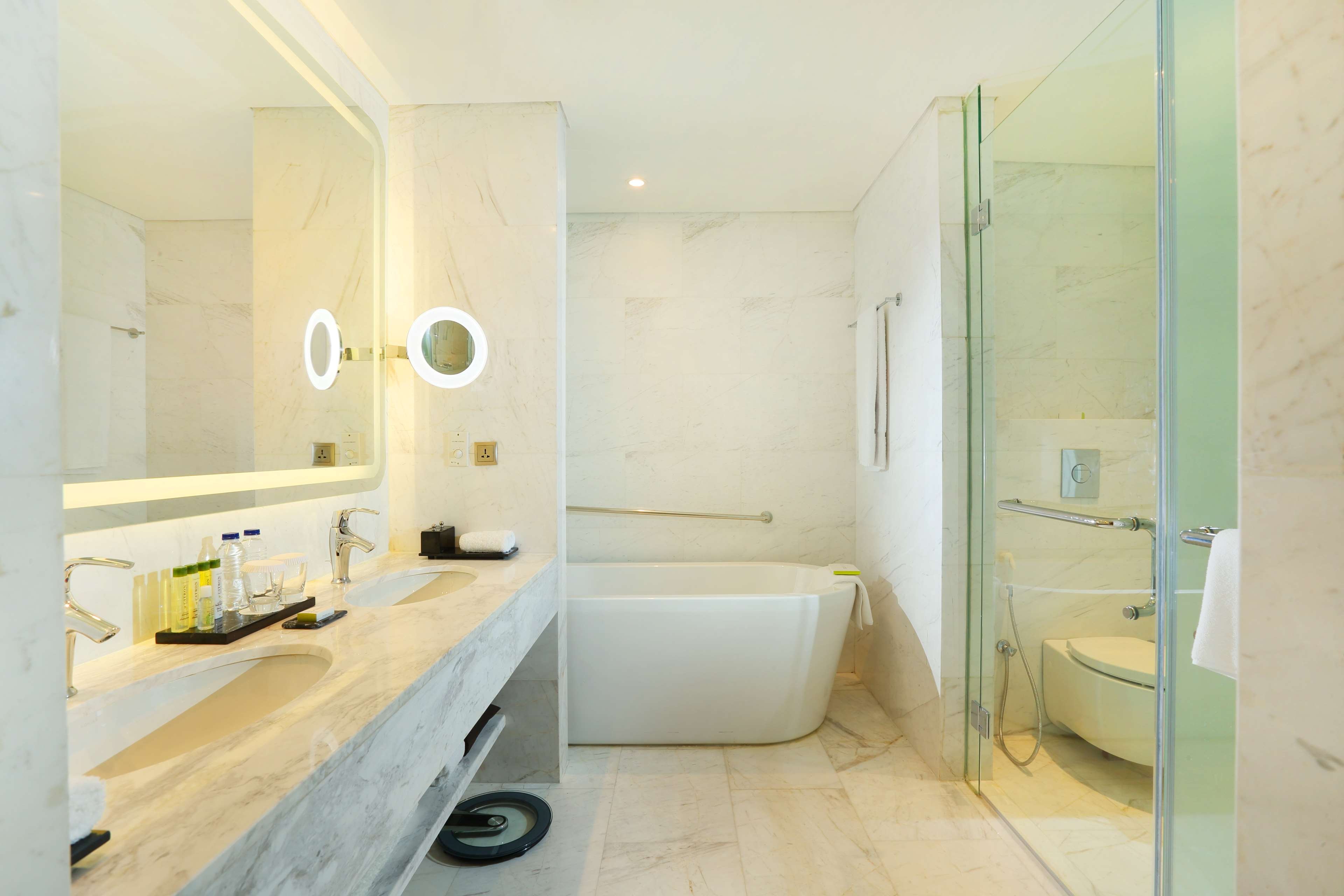DoubleTree by Hilton Hotel Jakarta - Diponegoro by null