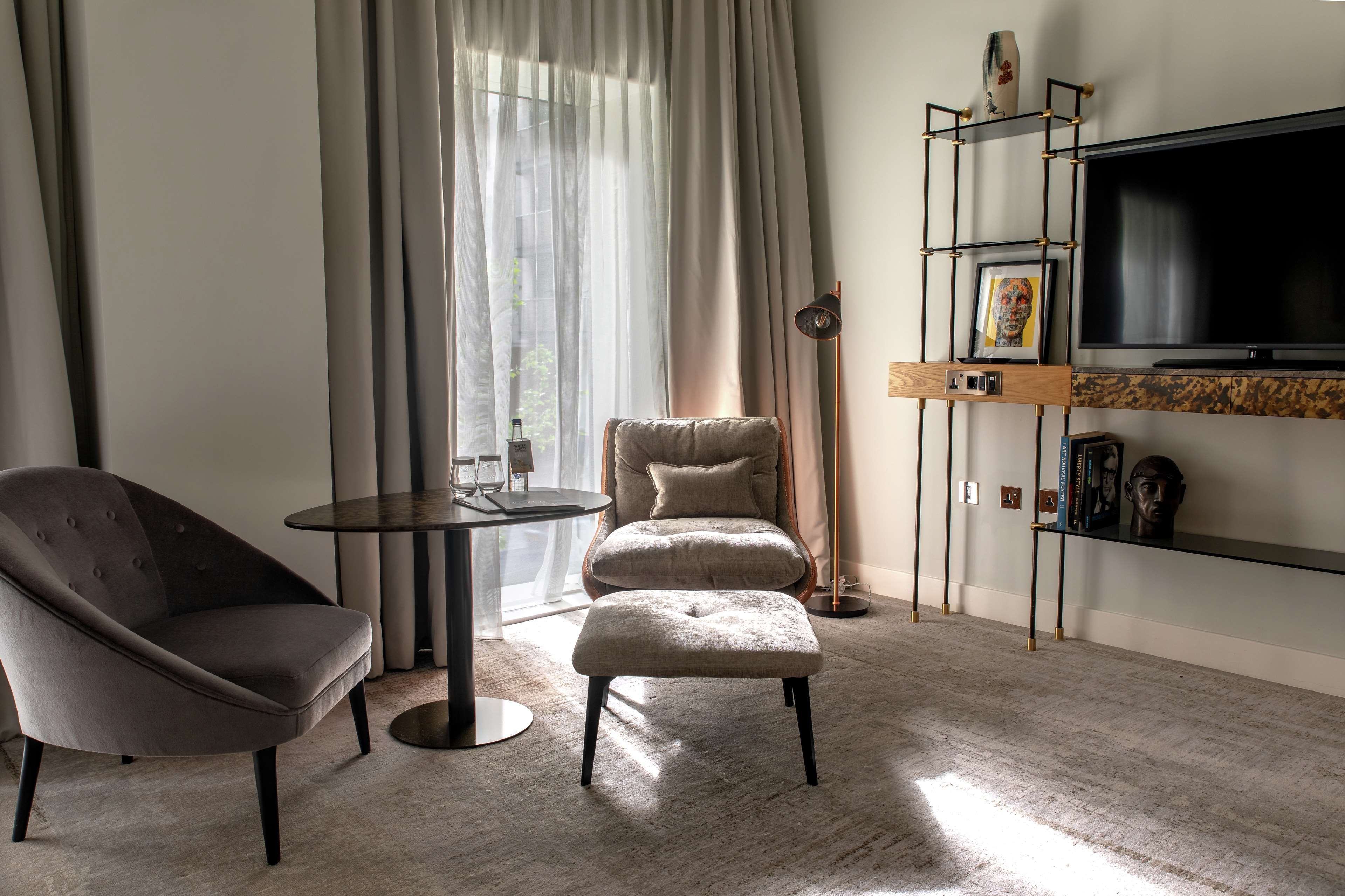 Lincoln Plaza London, Curio Collection by Hilton by null