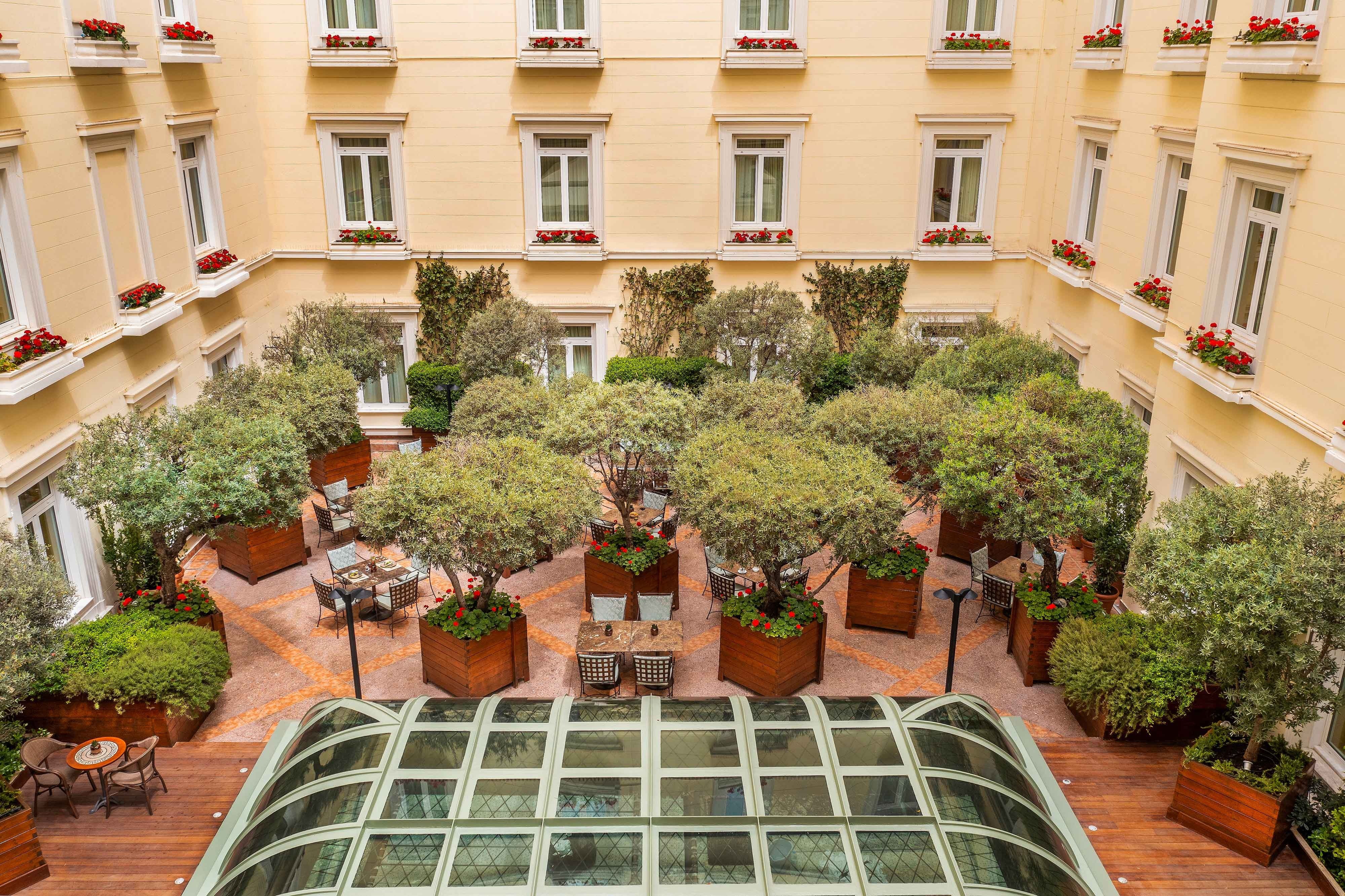 Hotel Grande Bretagne photo 8