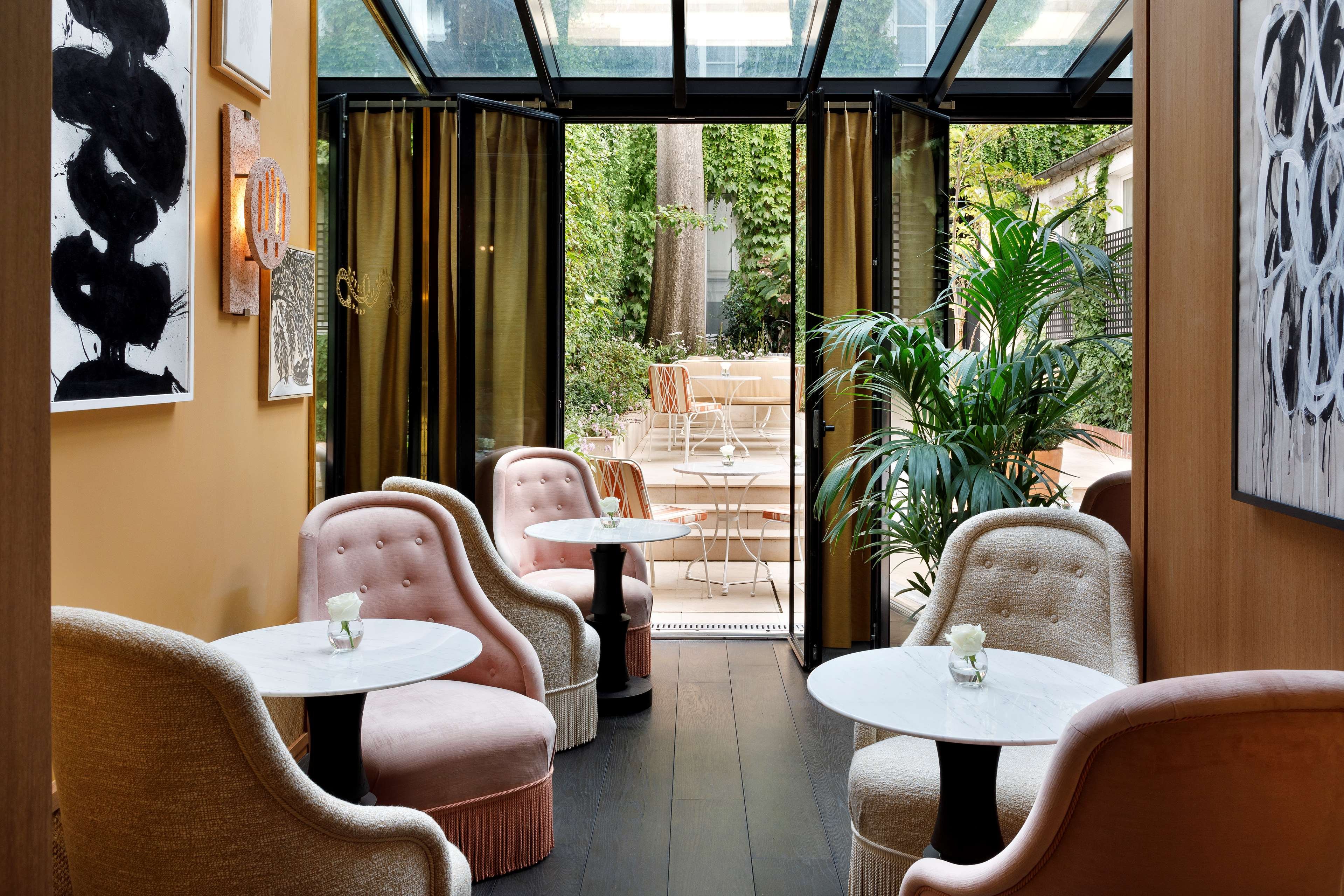 Le Belgrand Hotel Paris Champs Elysees, Tapestry Collection by Hilton by null