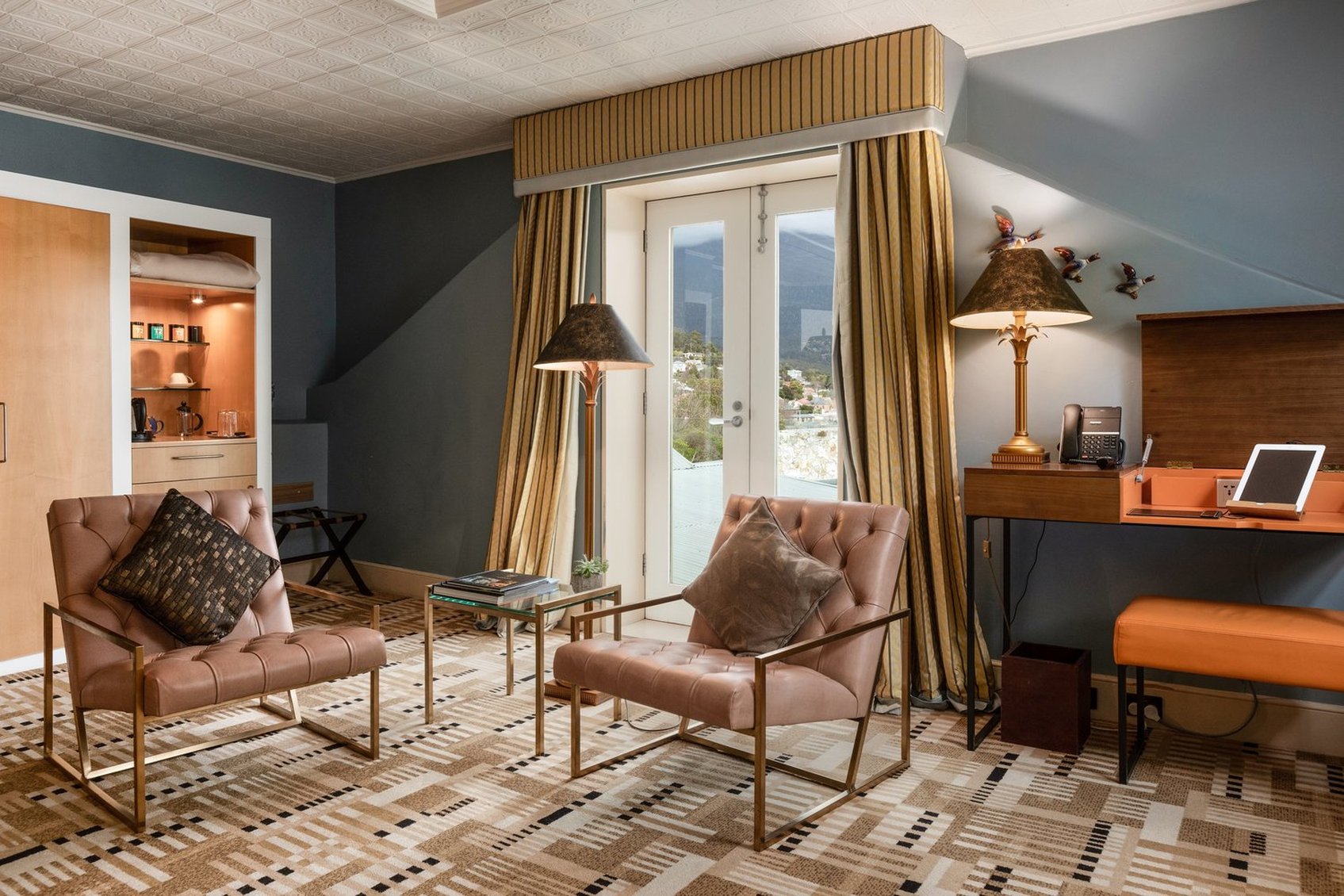 Islington Hotel by null