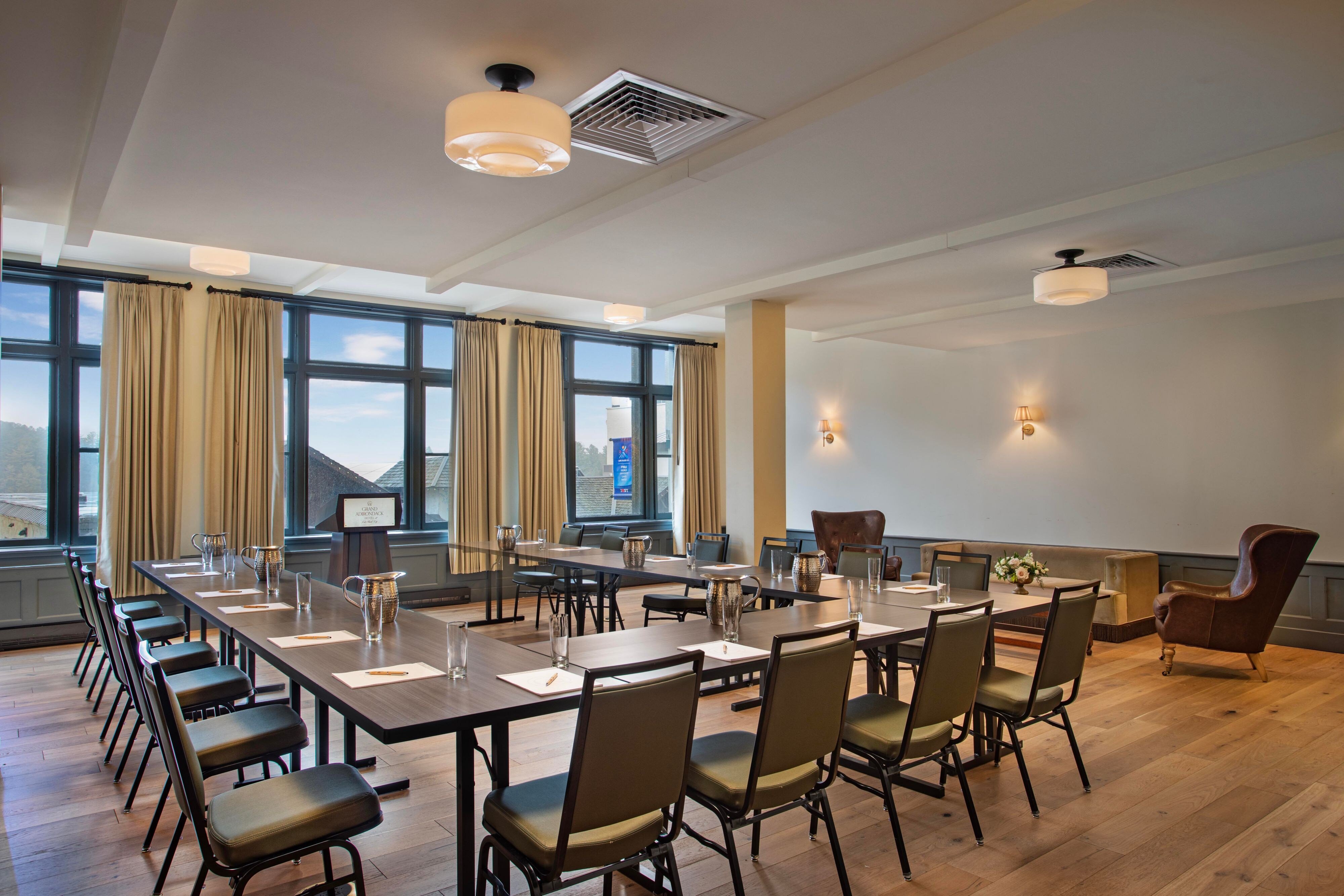 Grand Adirondack Hotel by null