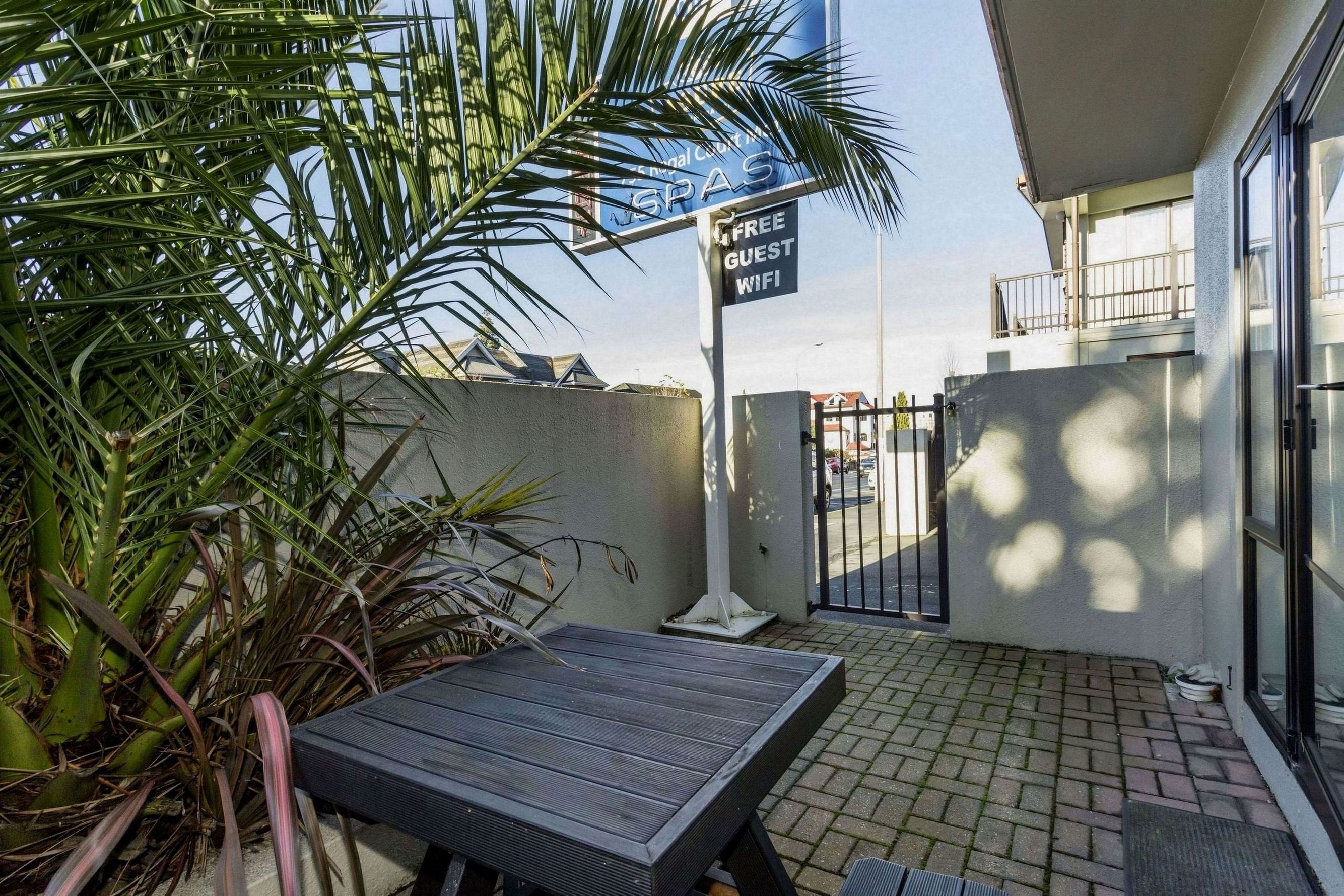 755 Regal Court Motel Dunedin by null