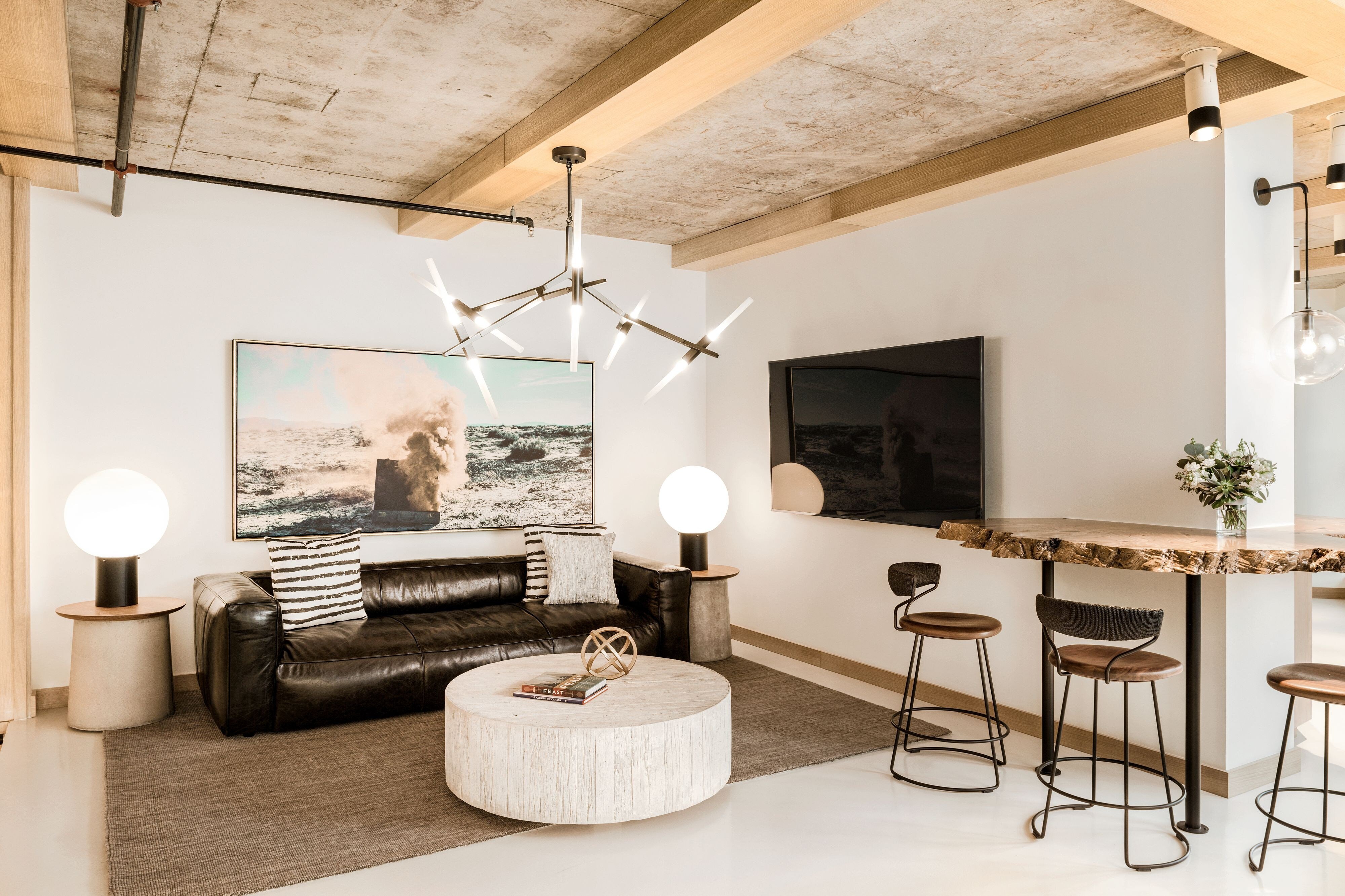the DOUGLAS, Autograph Collection by null