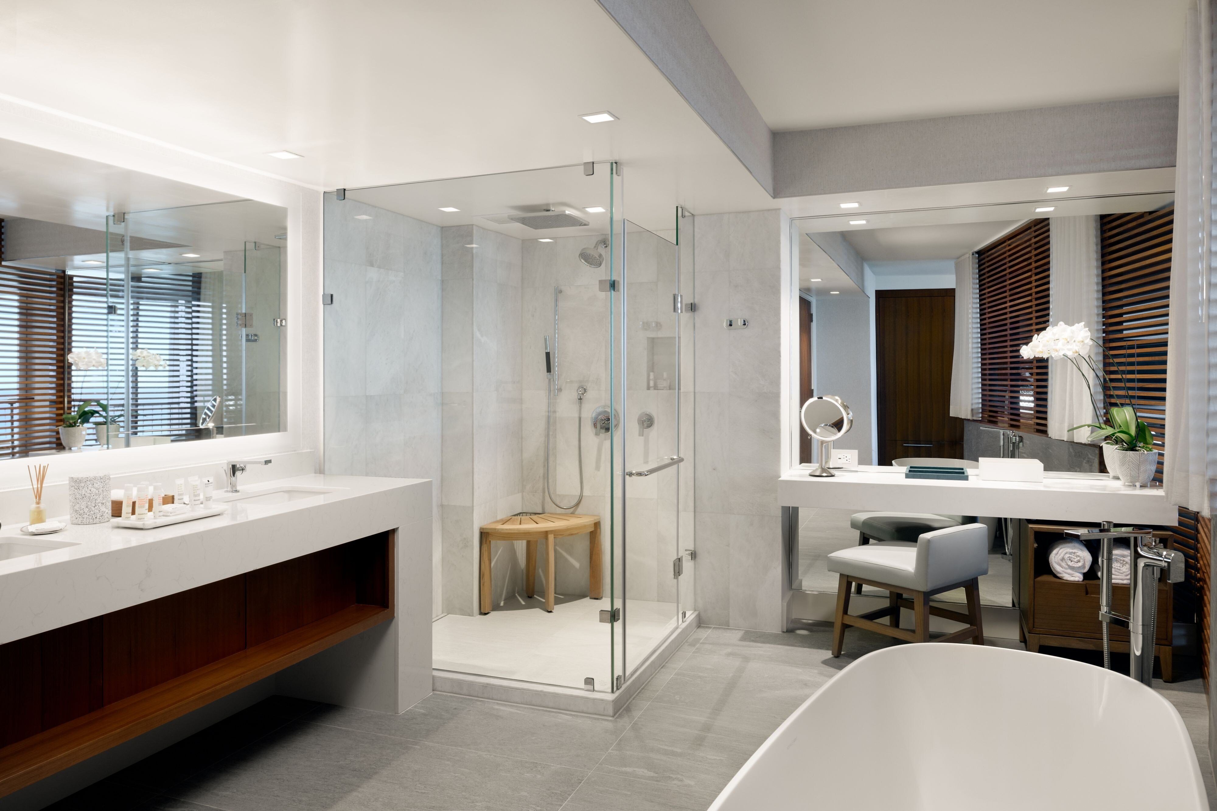 Waikiki Beach Marriott Resort & Spa by null