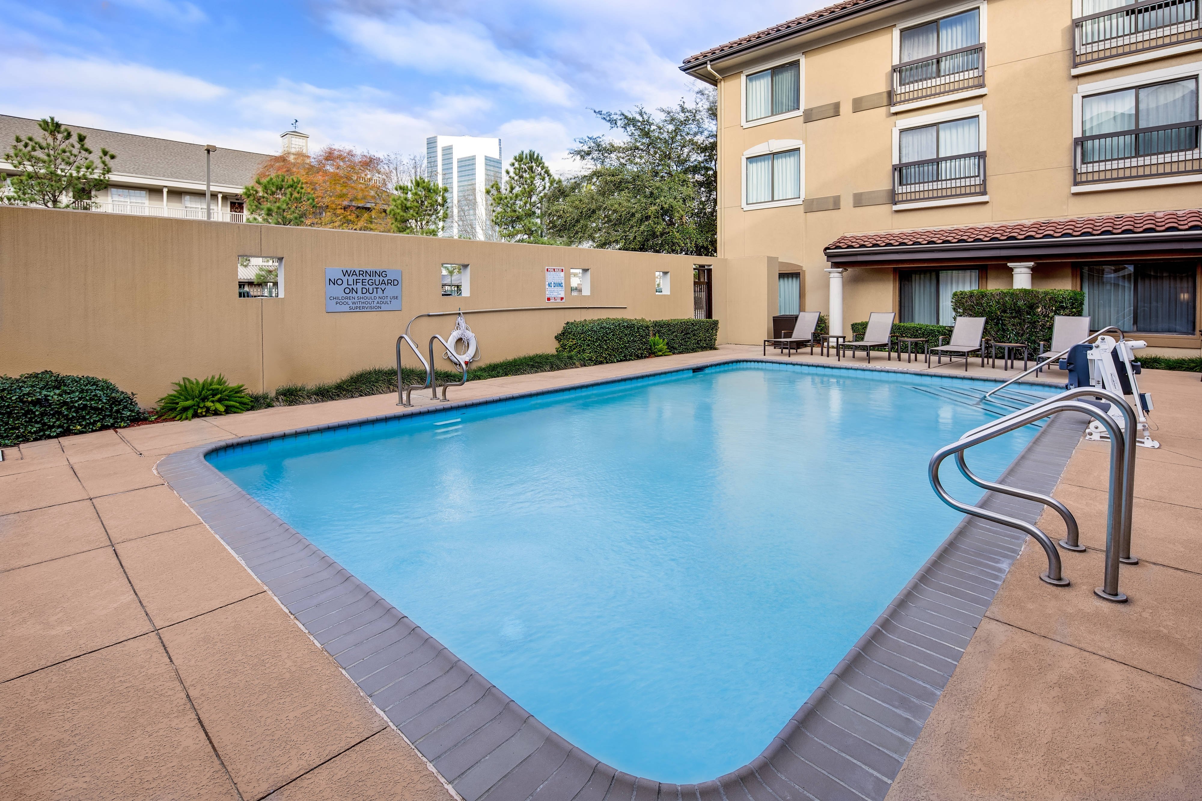 Courtyard by Marriott Houston Rice University by null