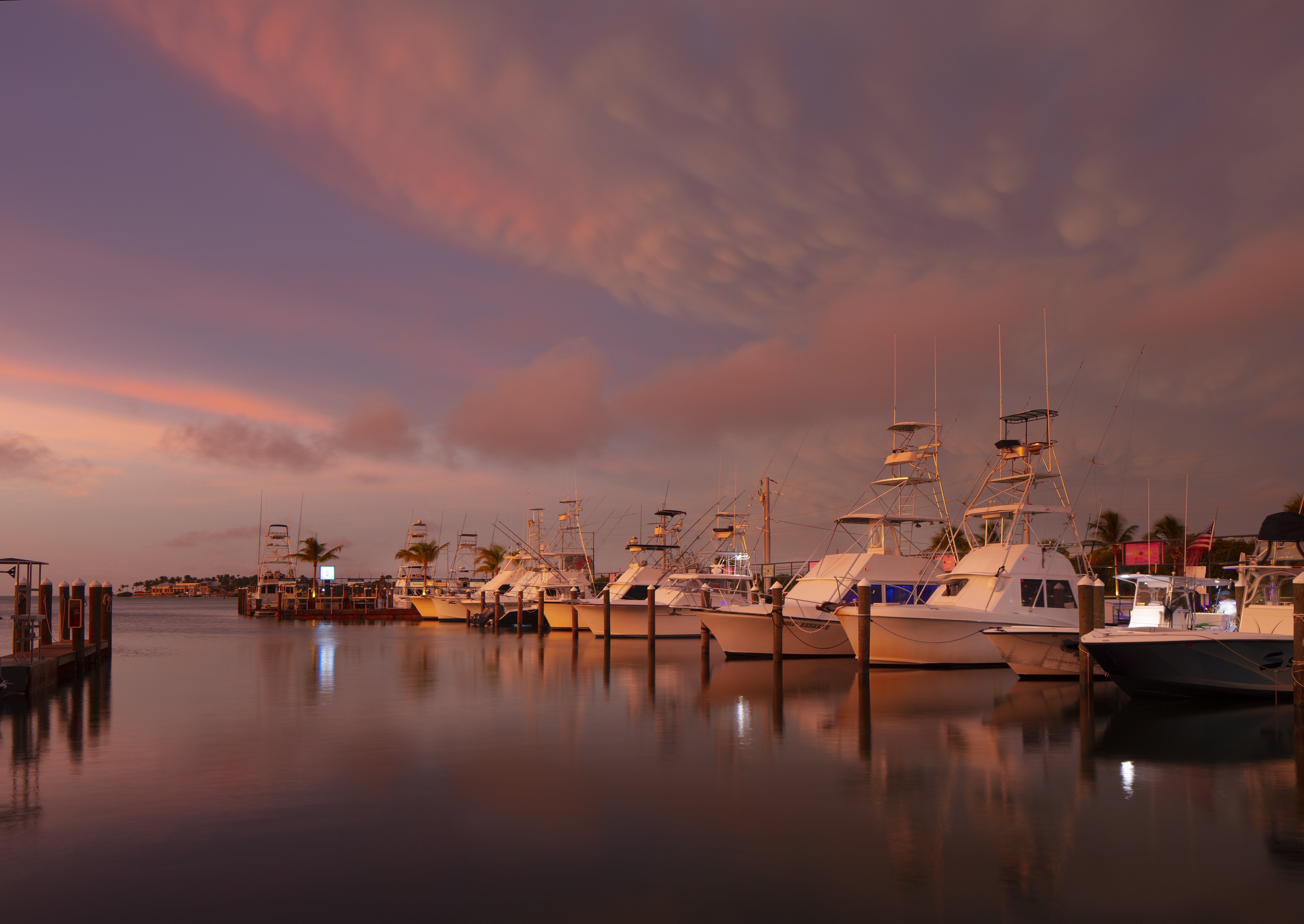 Postcard Inn Beach Resort and Marina by null