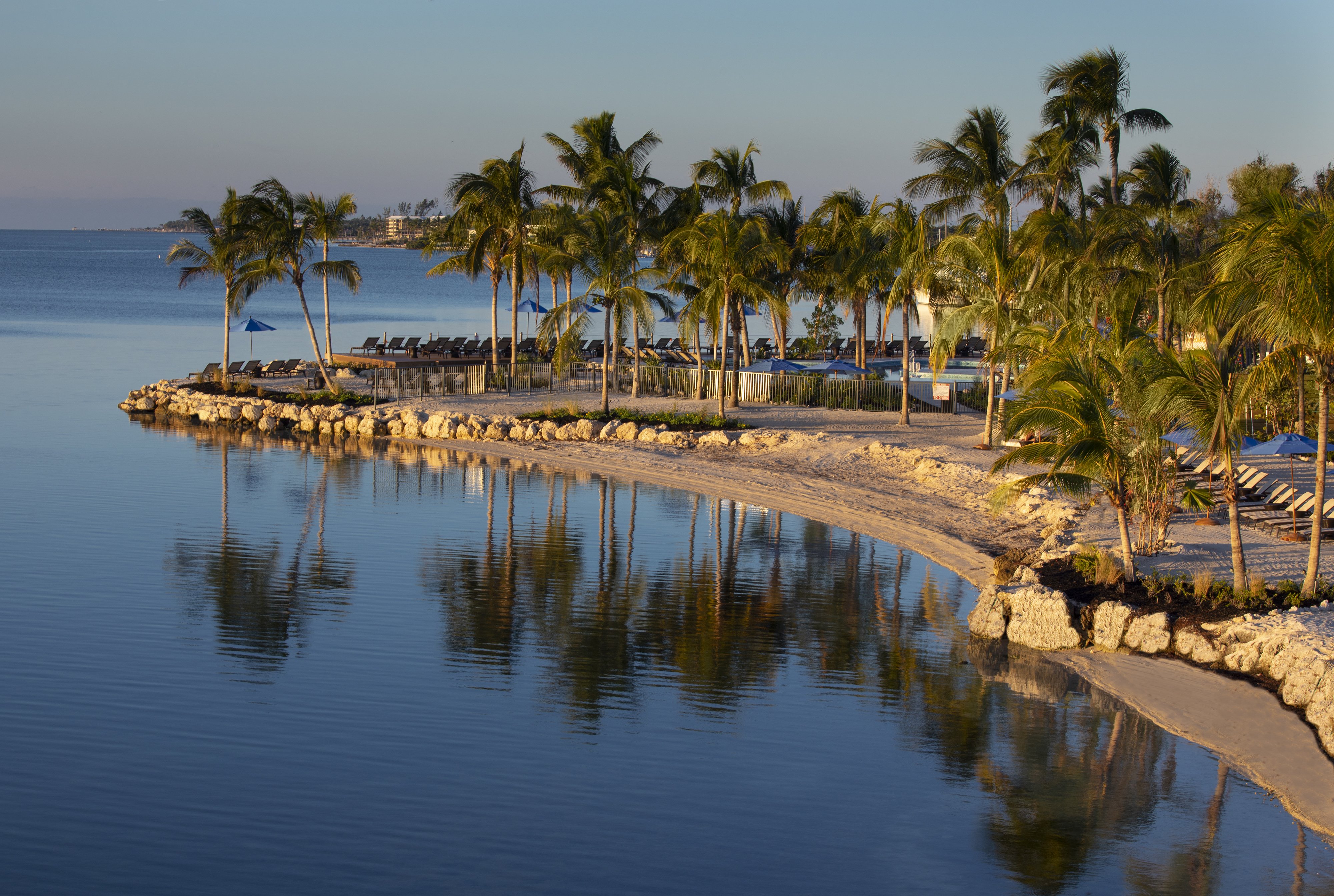 Postcard Inn Beach Resort and Marina by null