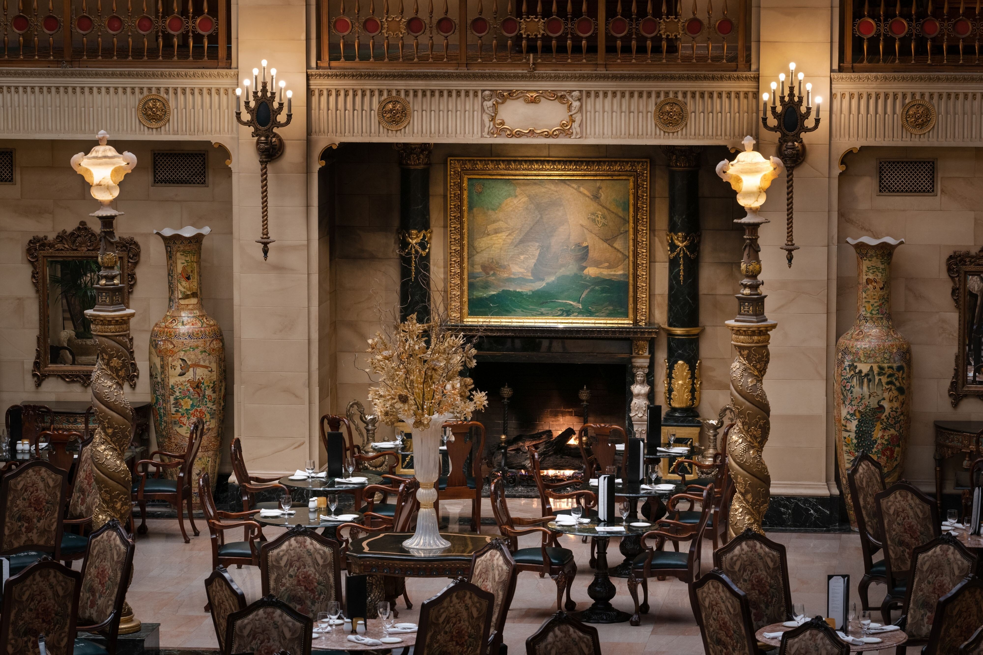 The Historic Davenport, Autograph Collection by null