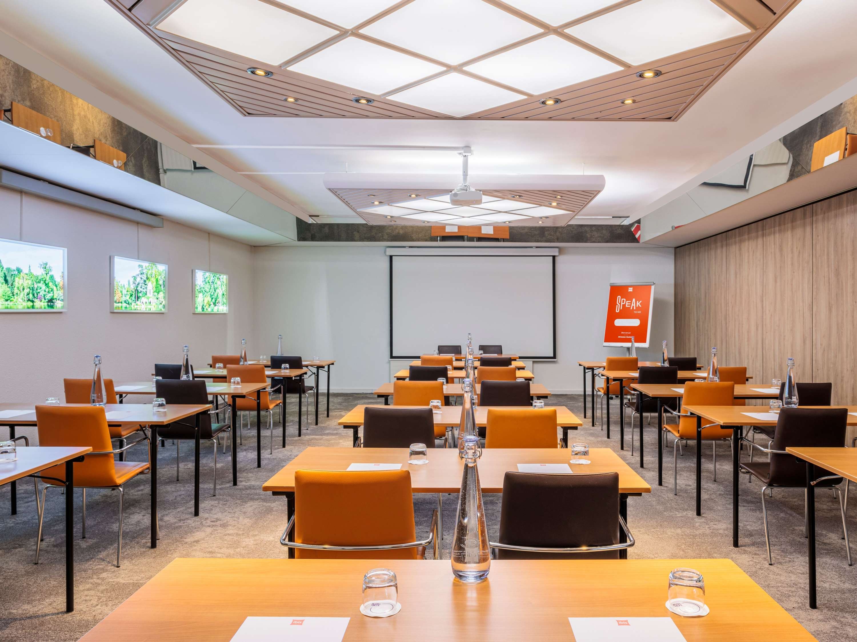 ibis Lausanne Crissier by null