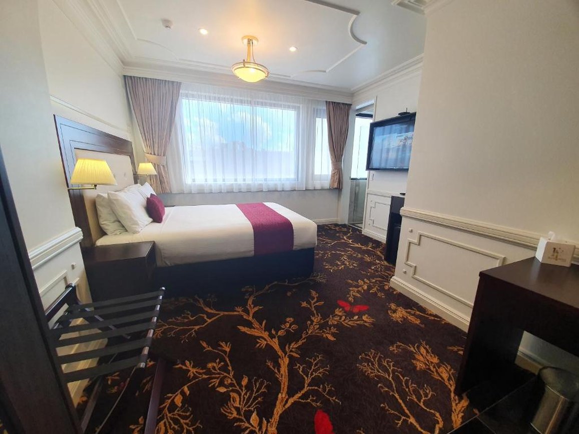 Burke & Wills Hotel by null