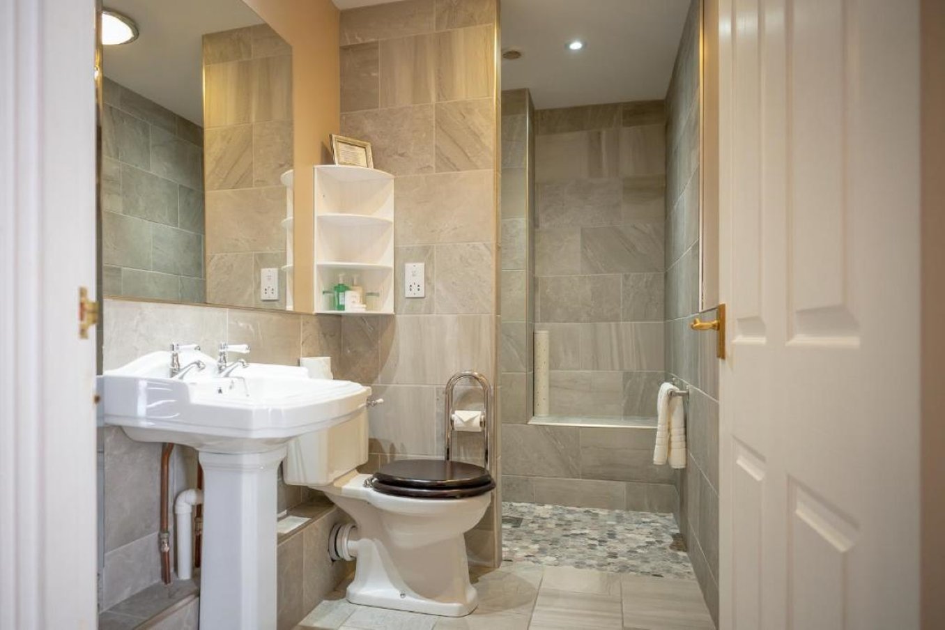 Coul House Hotel by null