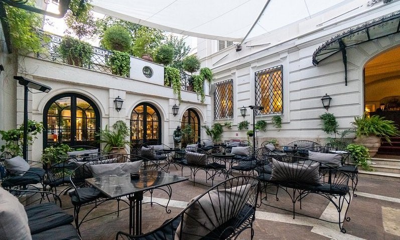 Hotel Locarno by null