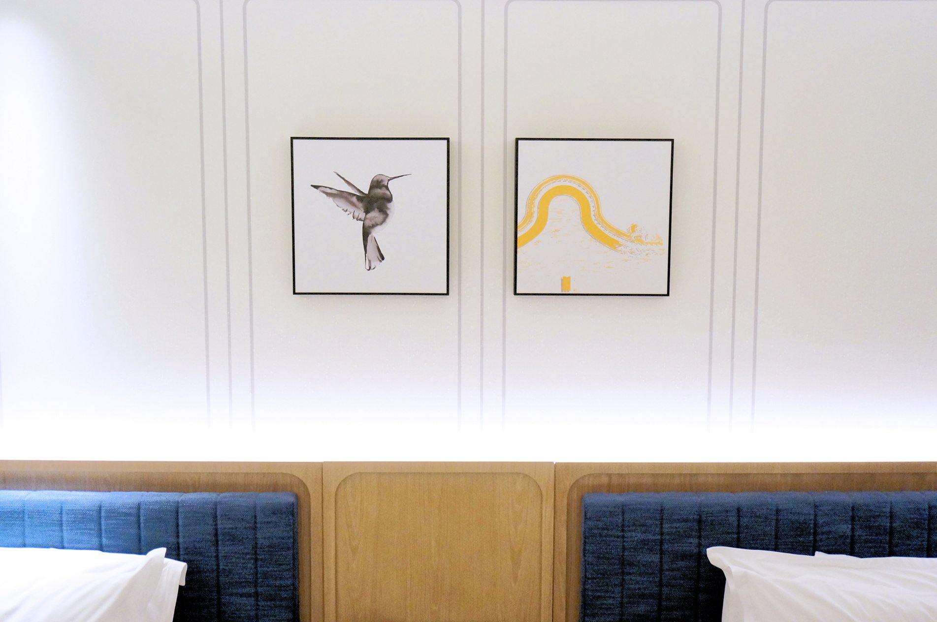 Sunny Holiday Inn by null