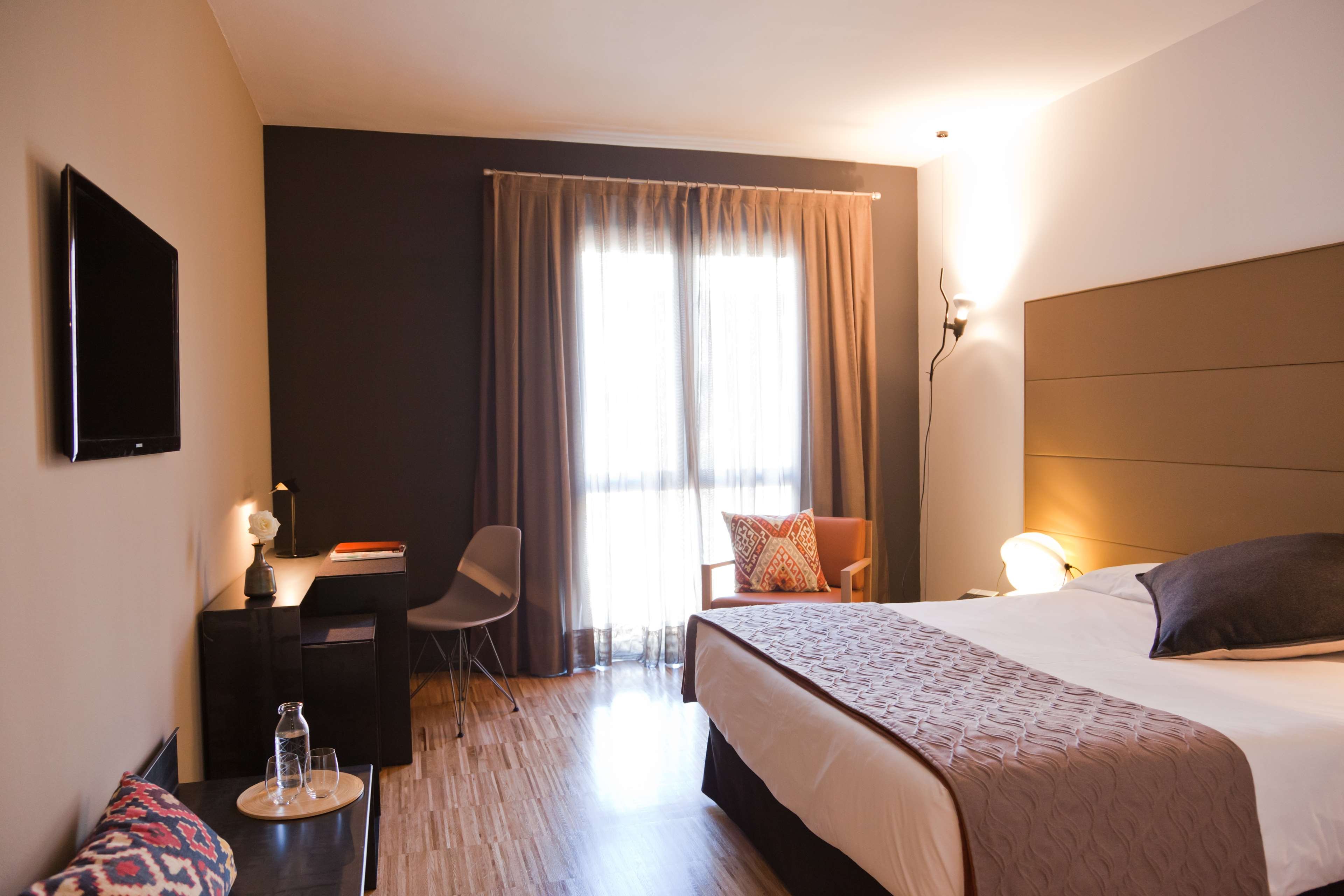 Alexandra Barcelona Hotel, Curio Collection by Hilton by null