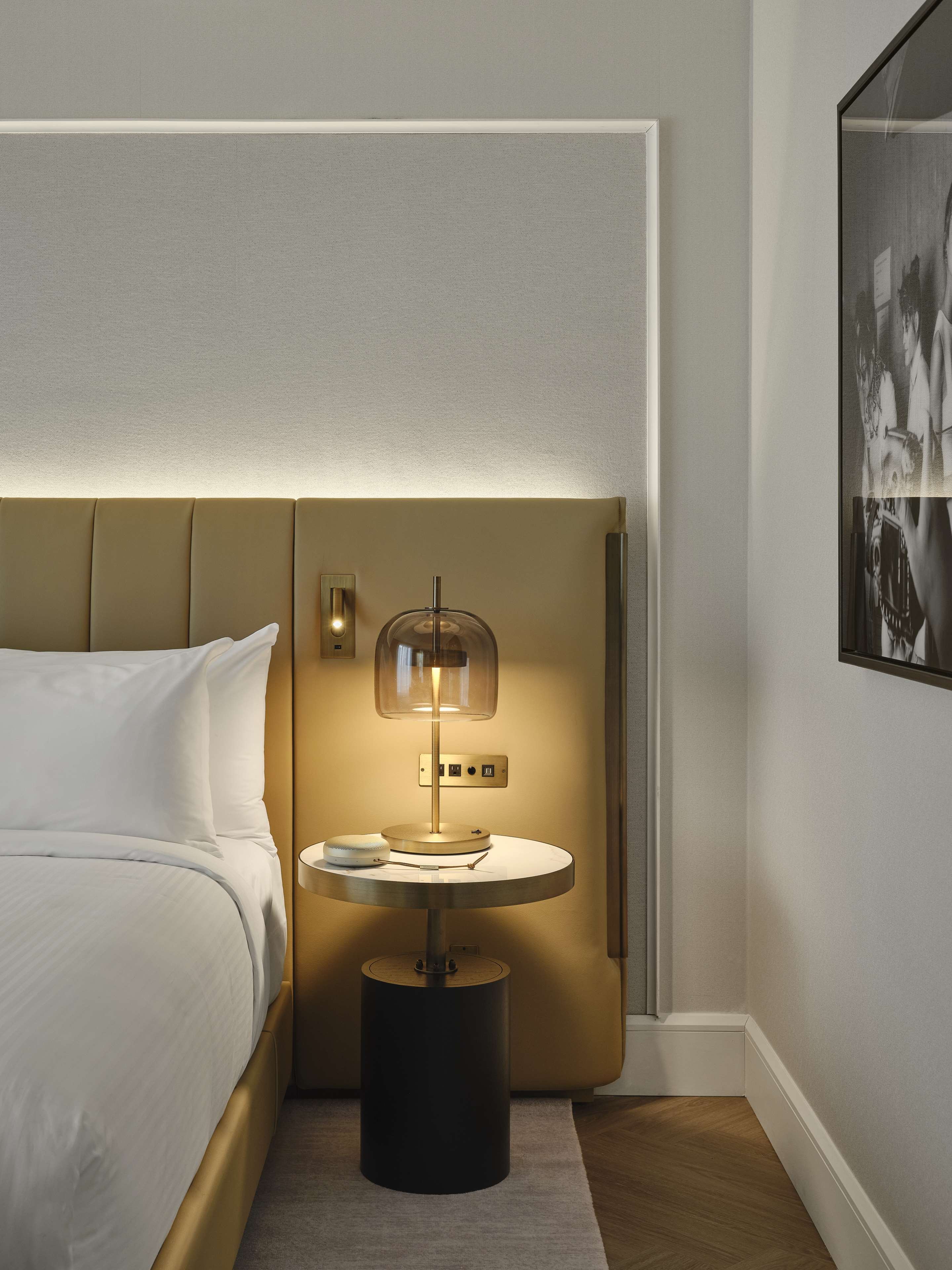 Vogue Hotel Montreal Downtown, Curio Collection by Hilton by null