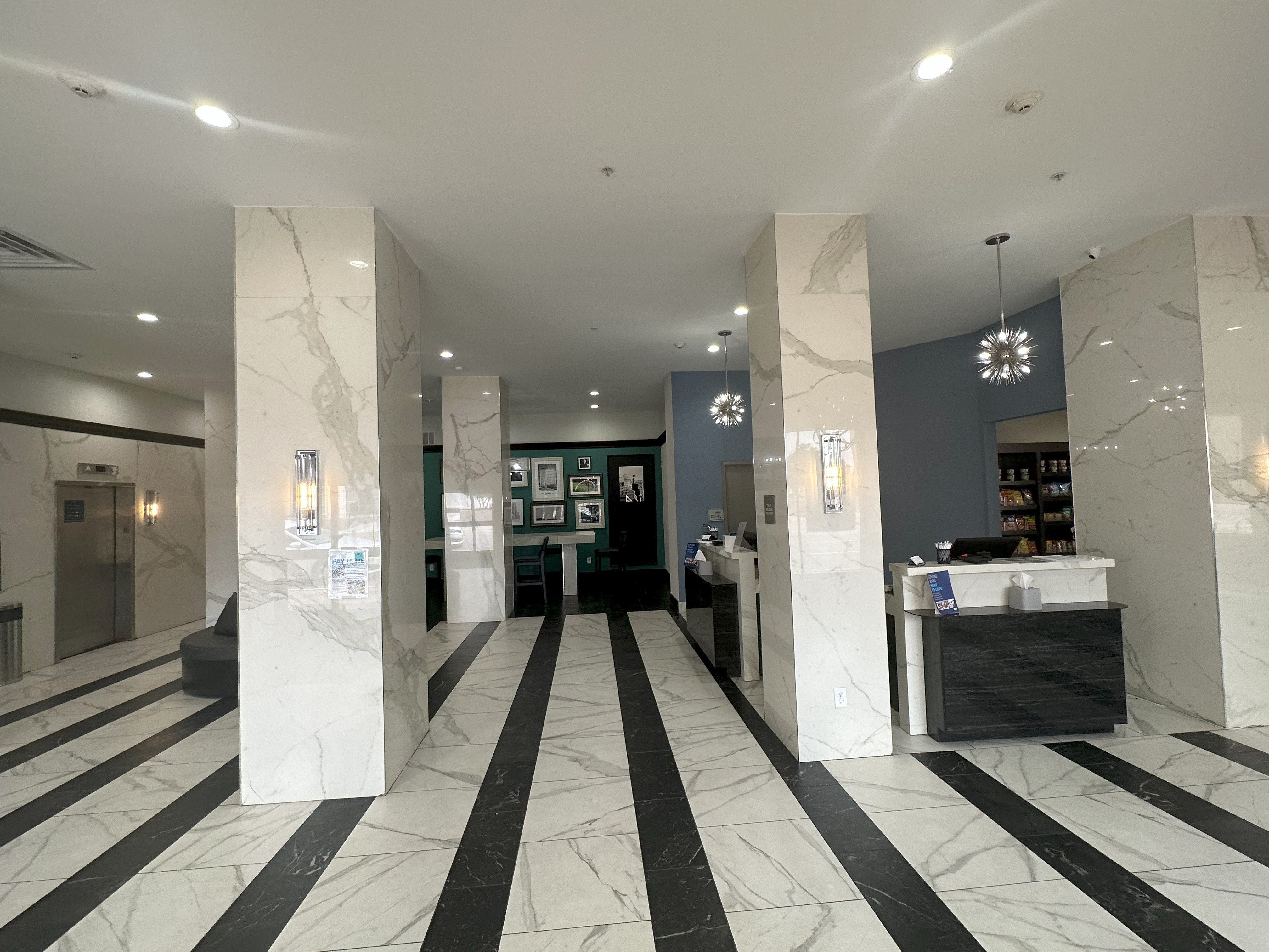 La Quinta Inn & Suites by Wyndham Dallas Downtown by null