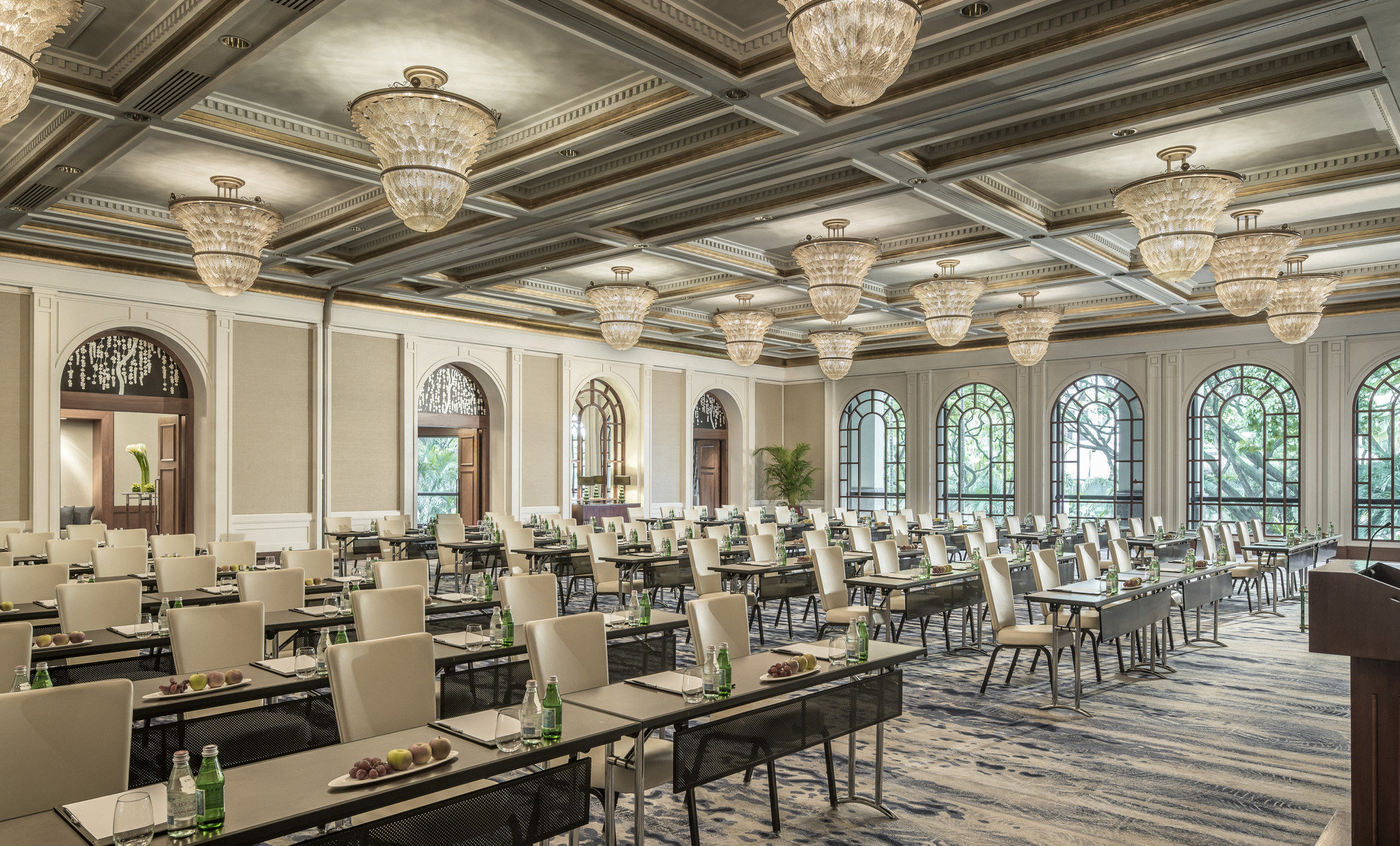 Four Seasons Hotel Singapore by null