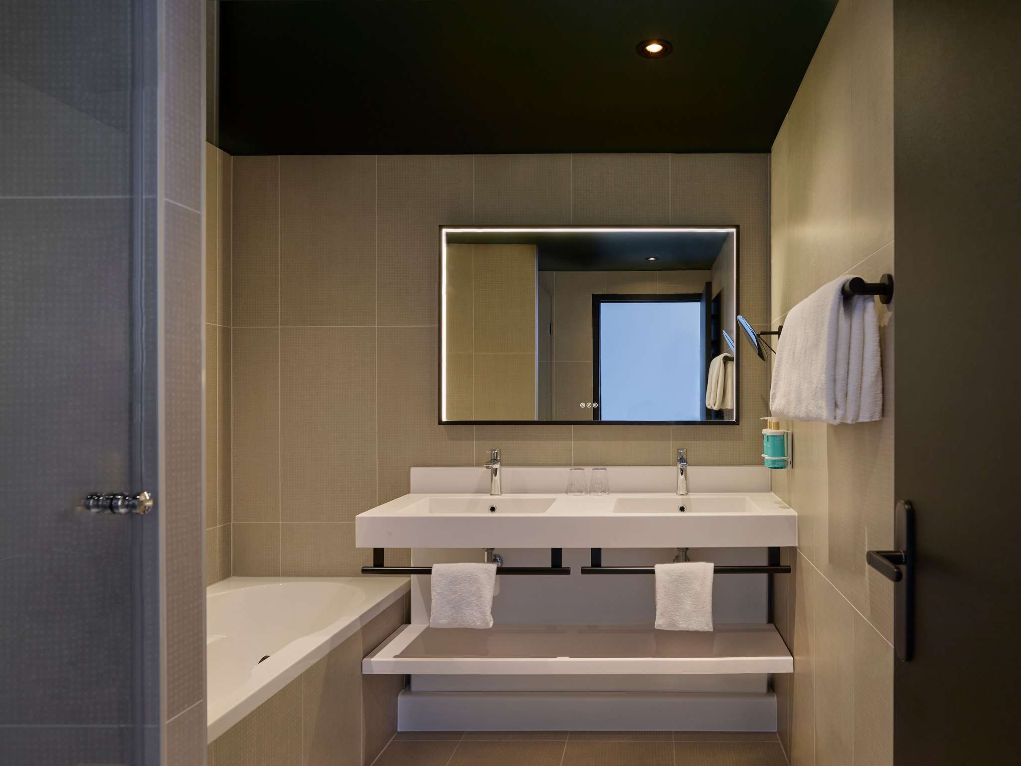 Novotel Bern Expo by null
