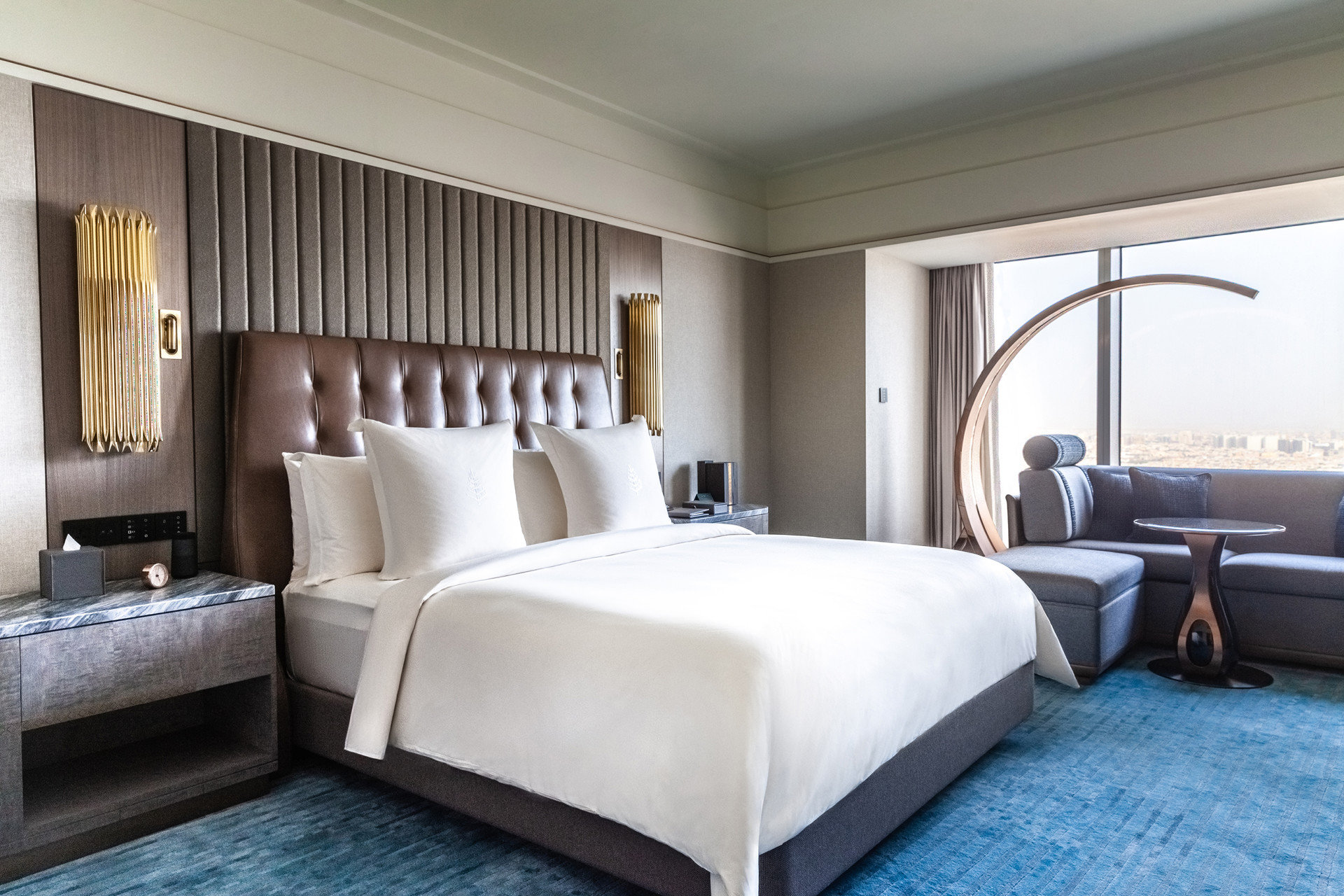 Four Seasons Hotel Riyadh At Kingdom Center by null