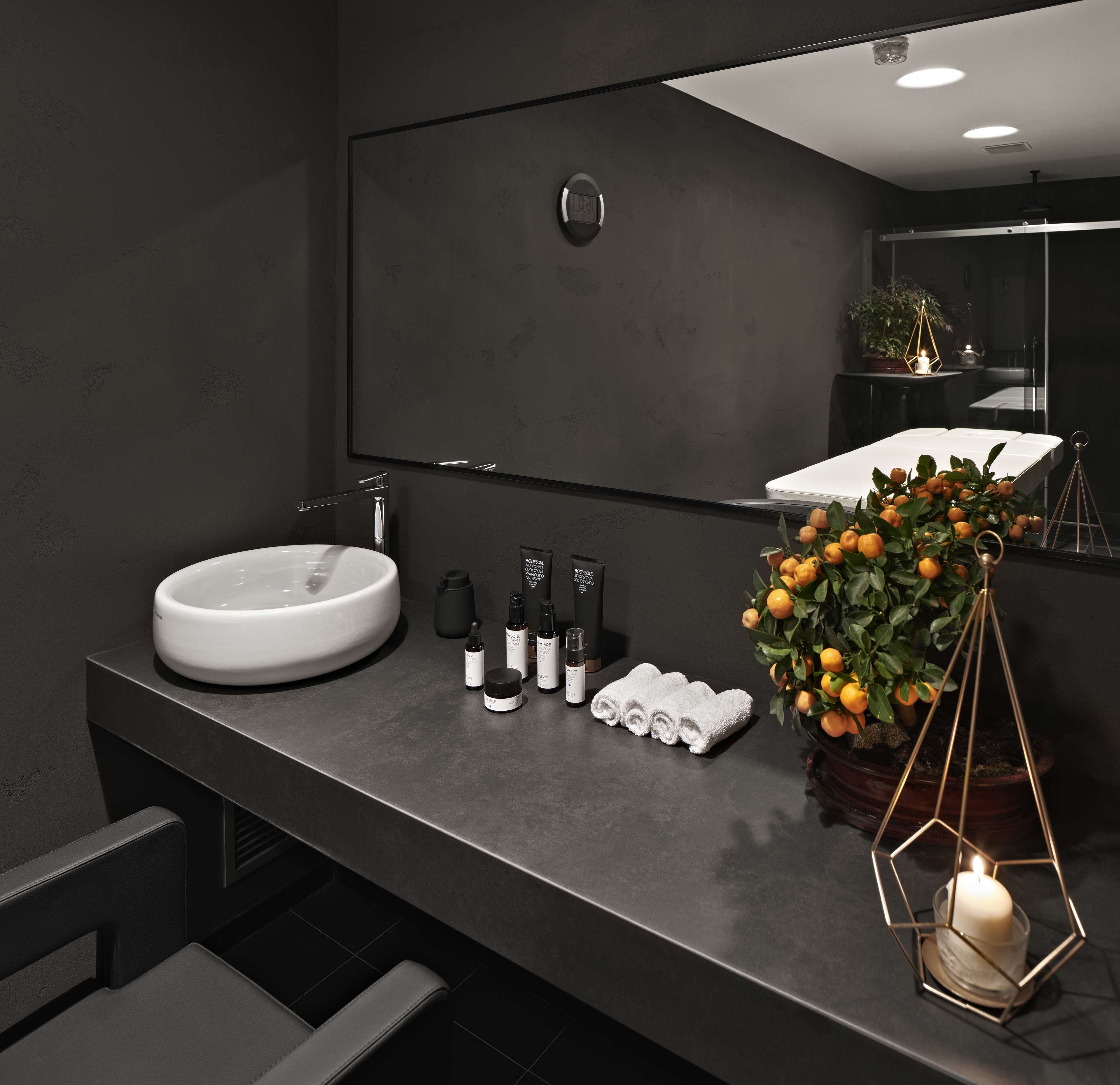 De Bonart Naples, Curio Collection by Hilton by null