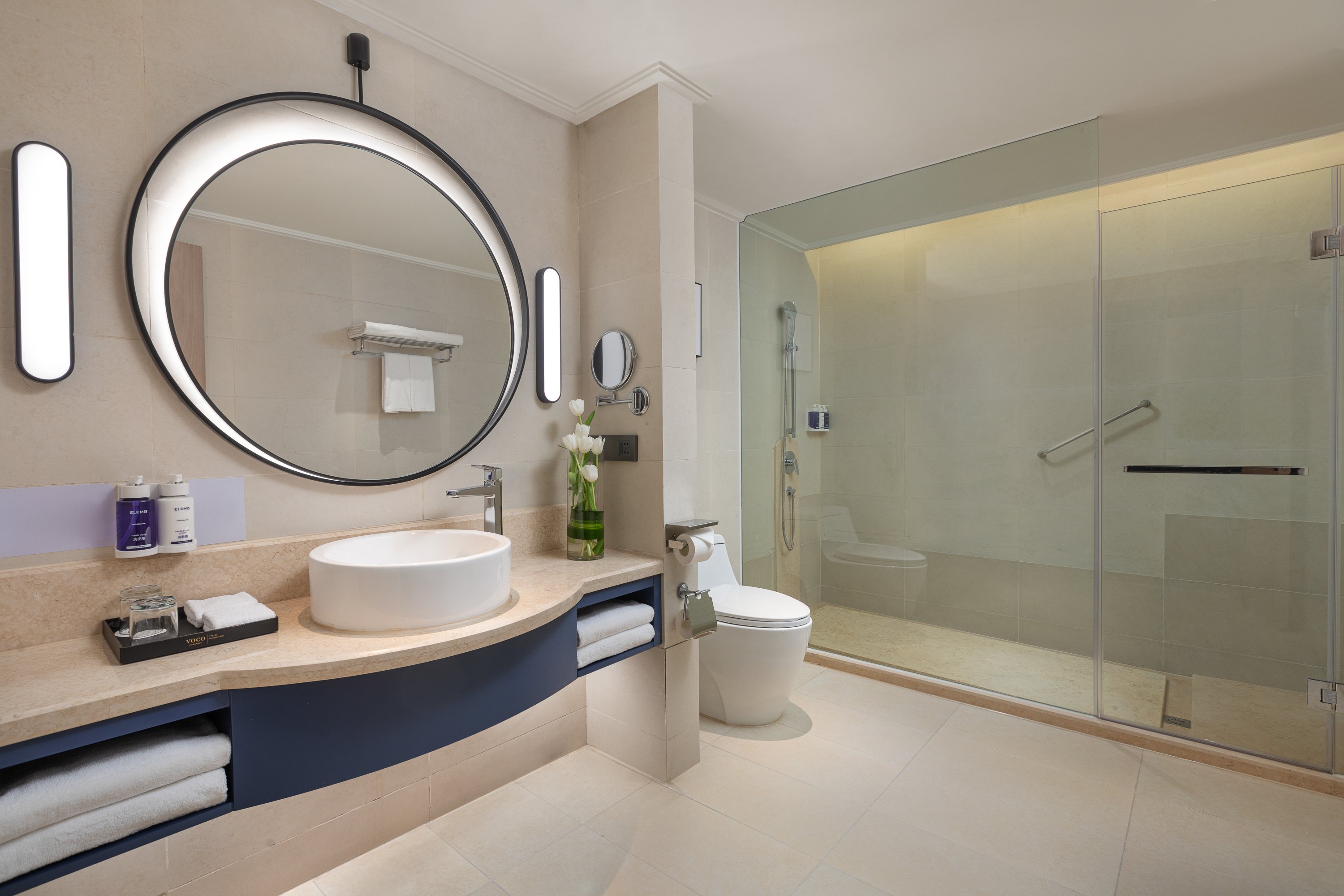 voco Guangzhou Shifu by null