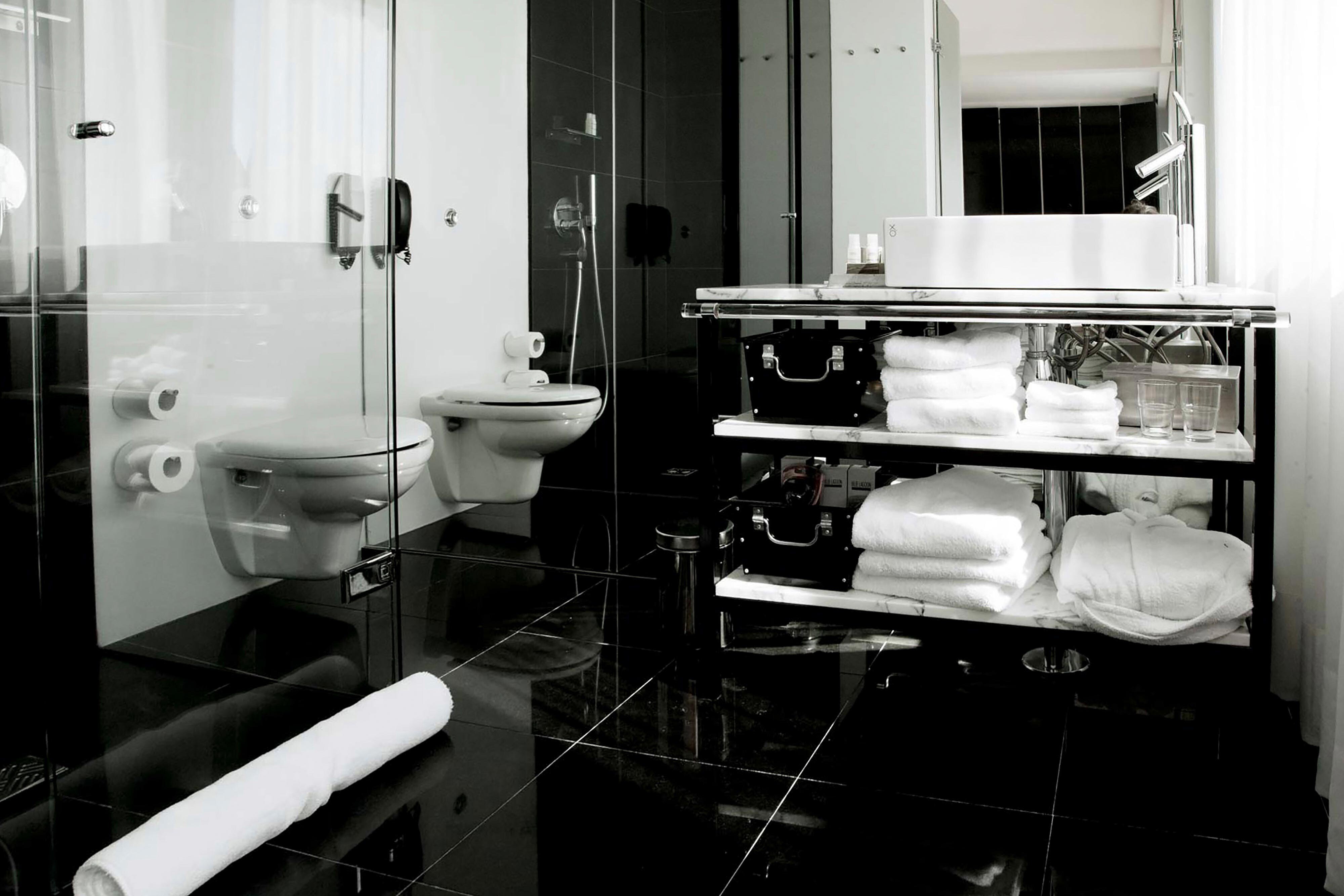 101 hotel by null