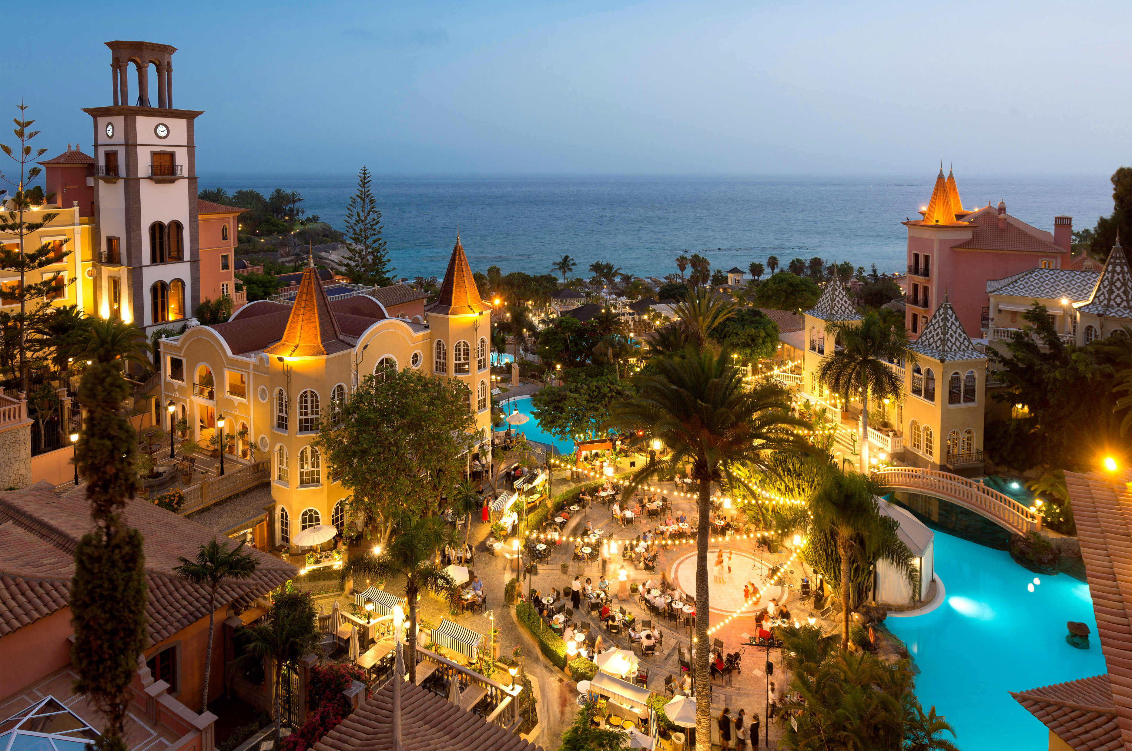 Gran Hotel Bahía del Duque Resort image