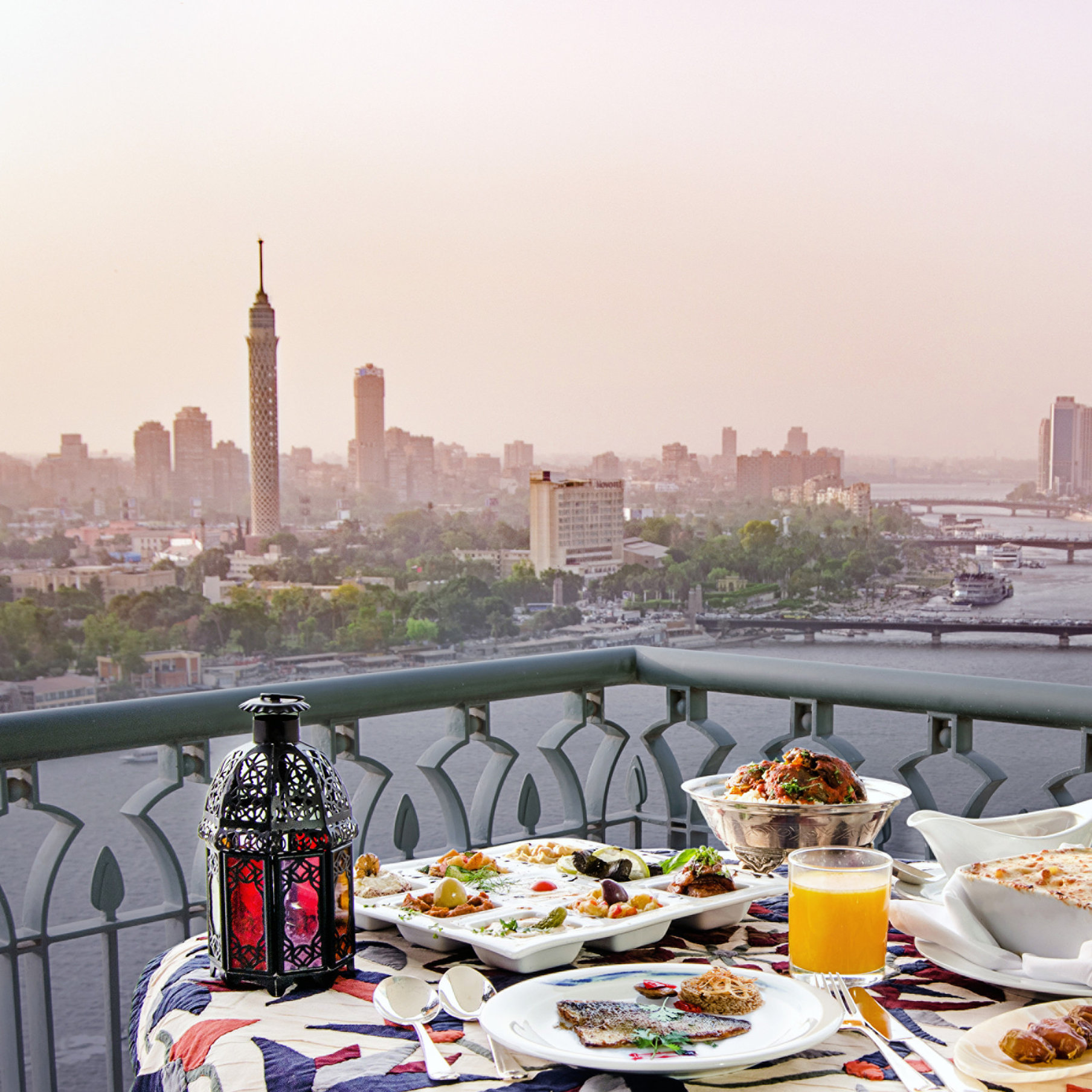 Four Seasons Hotel Cairo at Nile Plaza by null