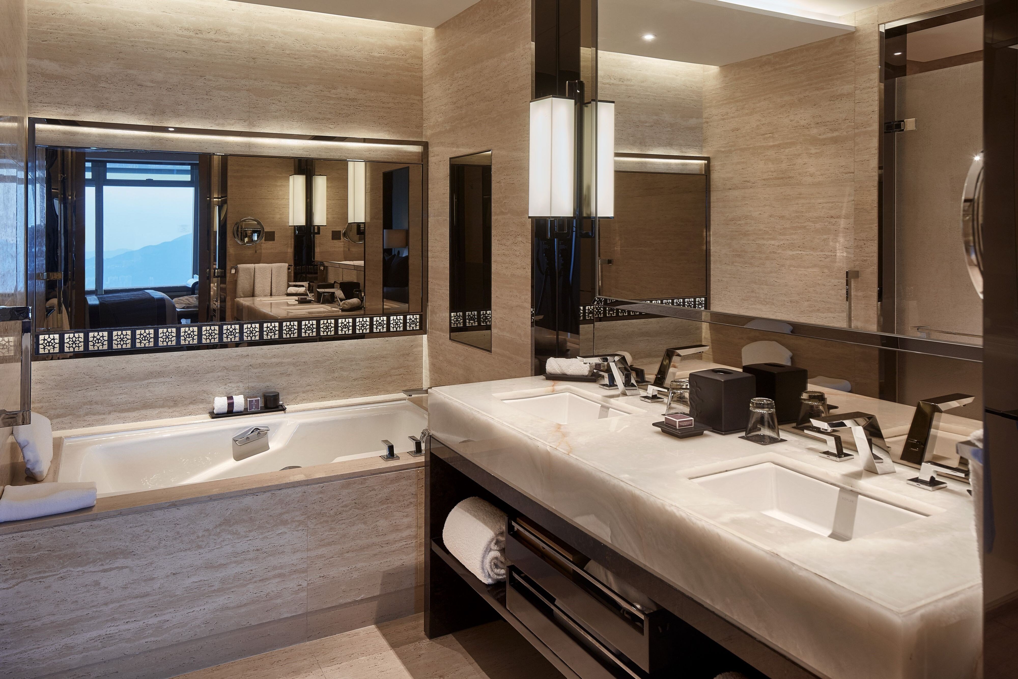 The Ritz-Carlton, Hong Kong by null
