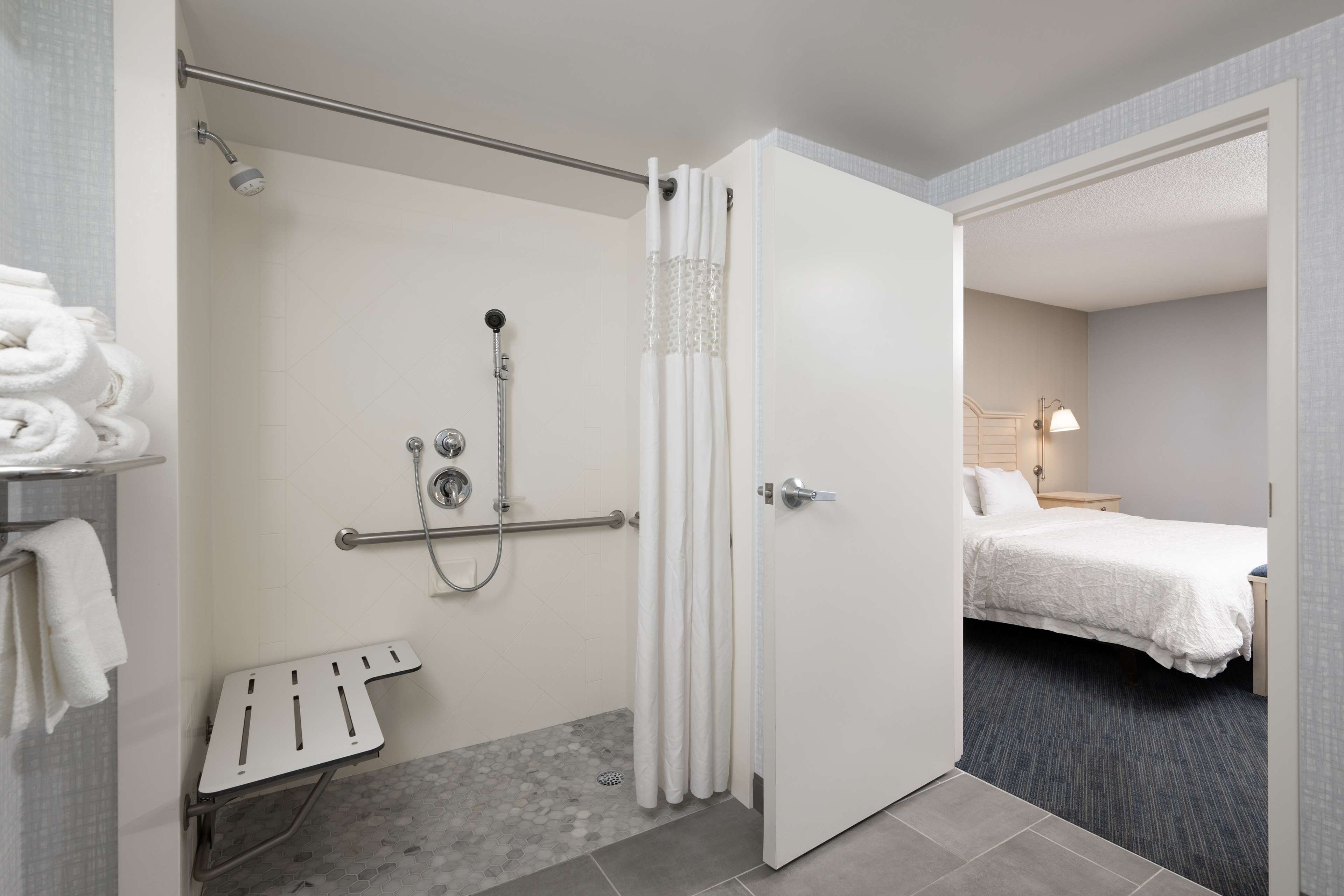 Hampton Inn & Suites Cape Cod-West Yarmouth by null