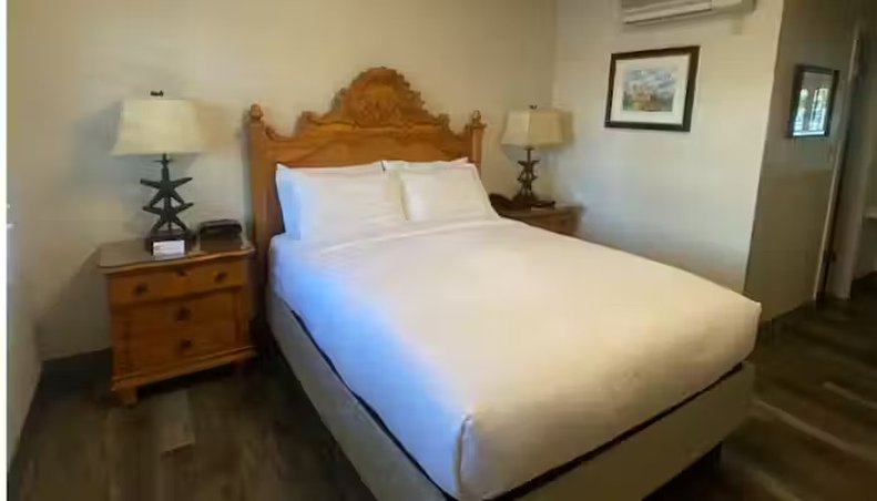 Franciscan Inn & Suites by null