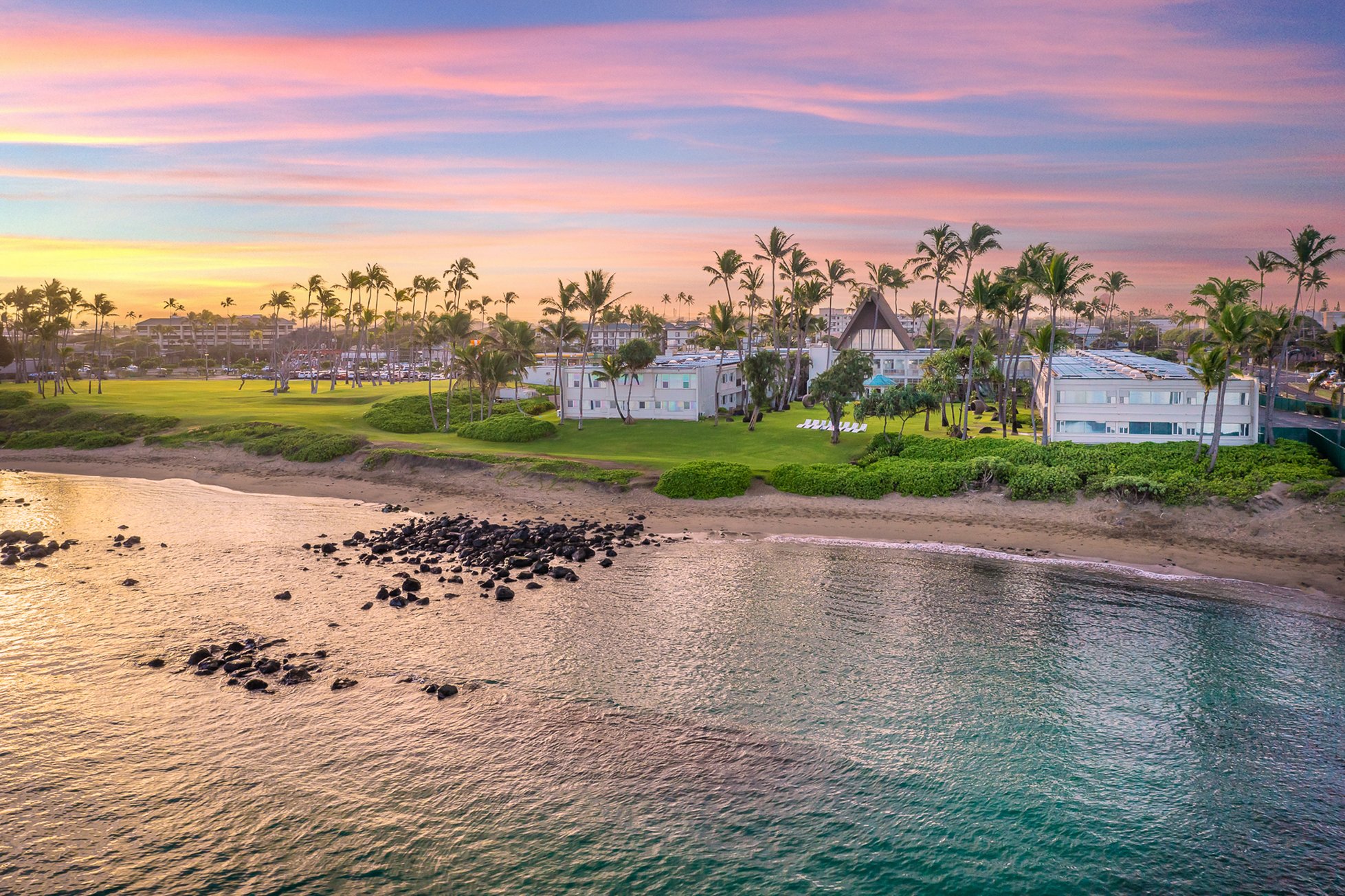 Maui Beach Hotel by null