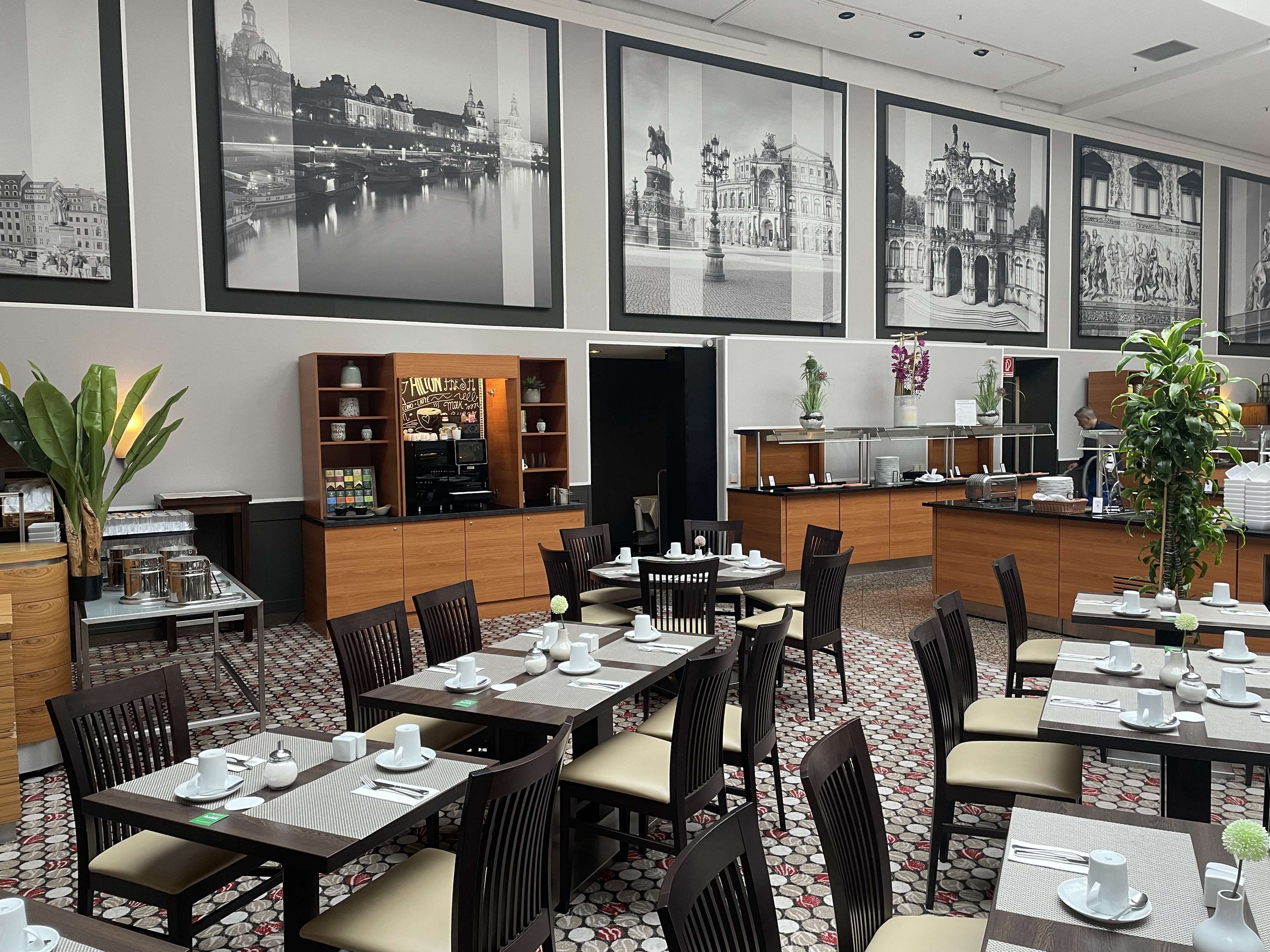Hilton Dresden by null