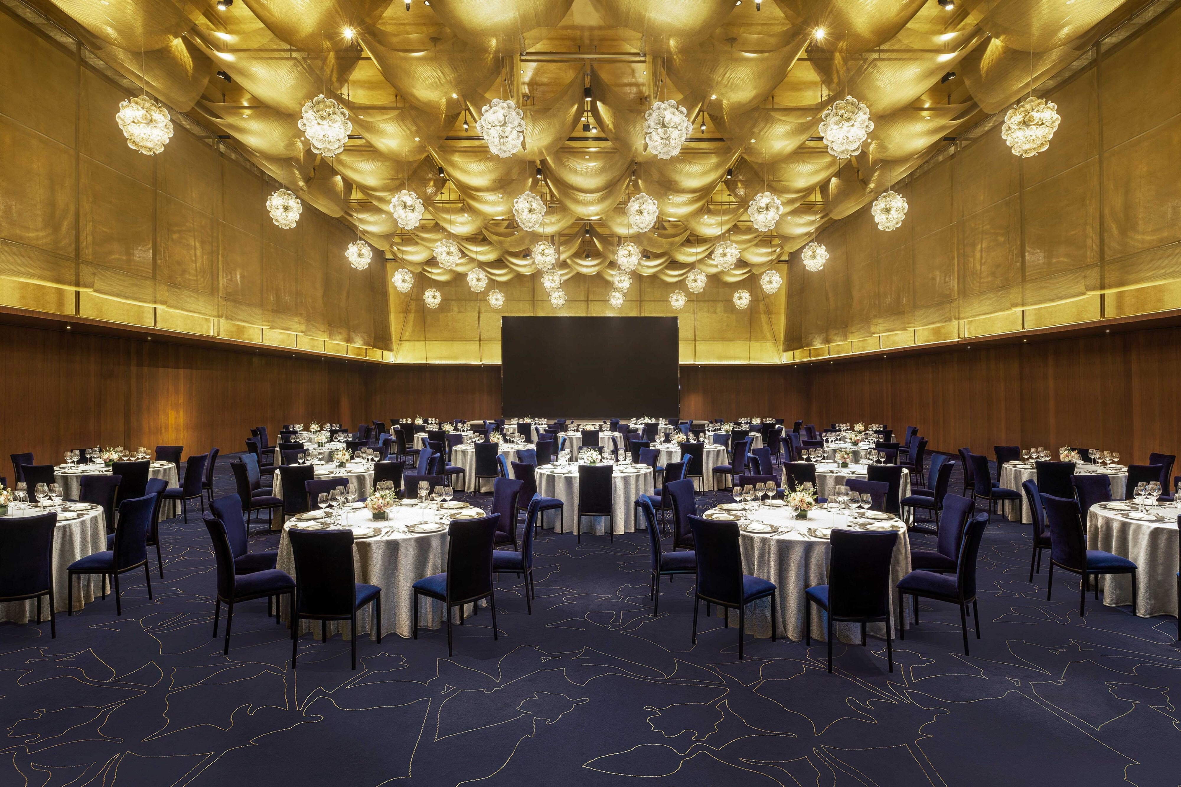 Le Meridien Zhengzhou by null