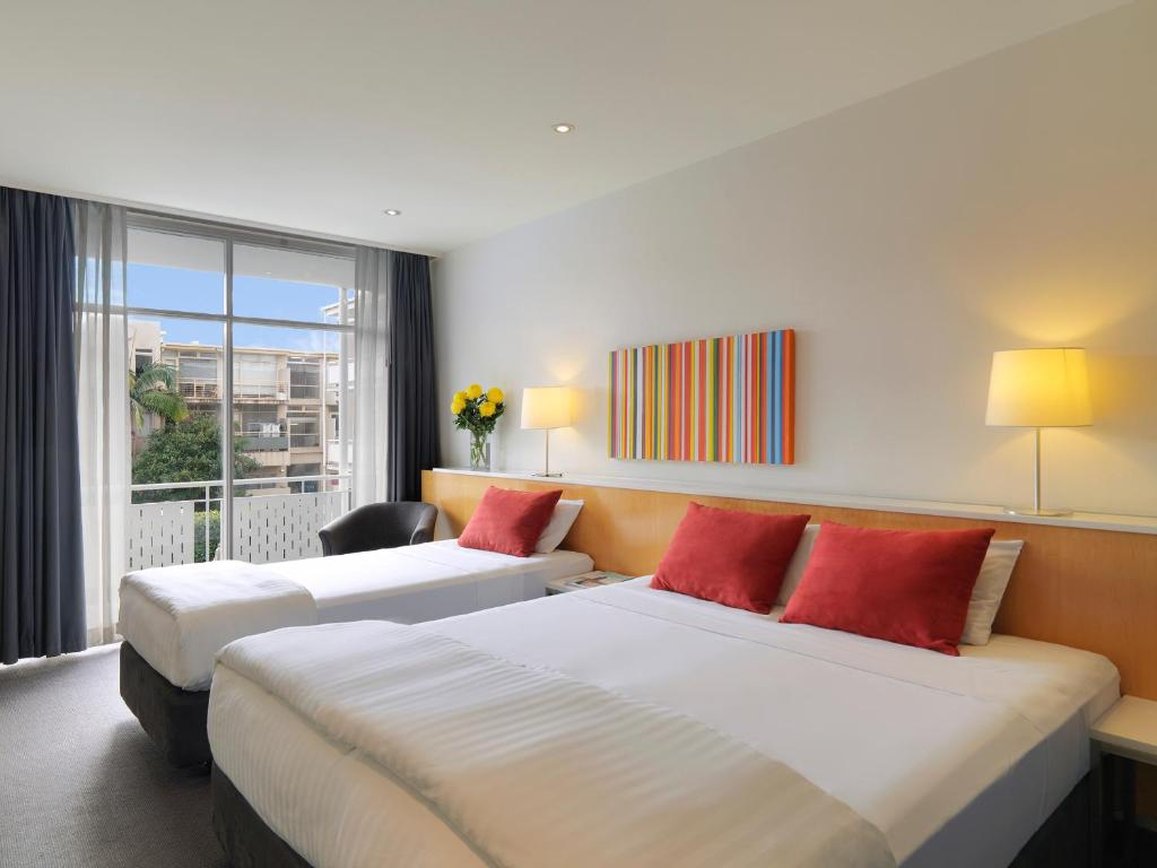 Carlton Hotel by null