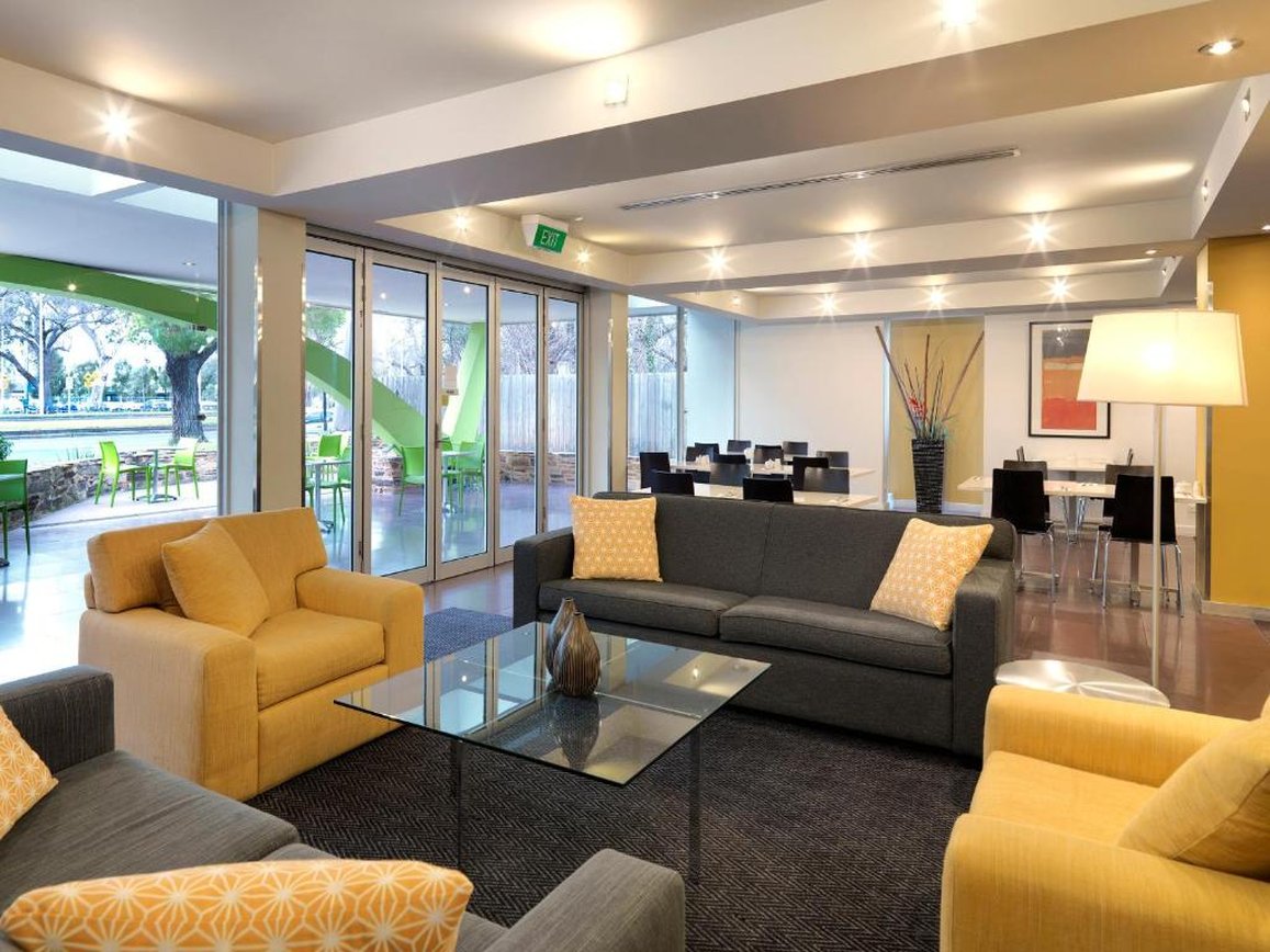Carlton Hotel by null