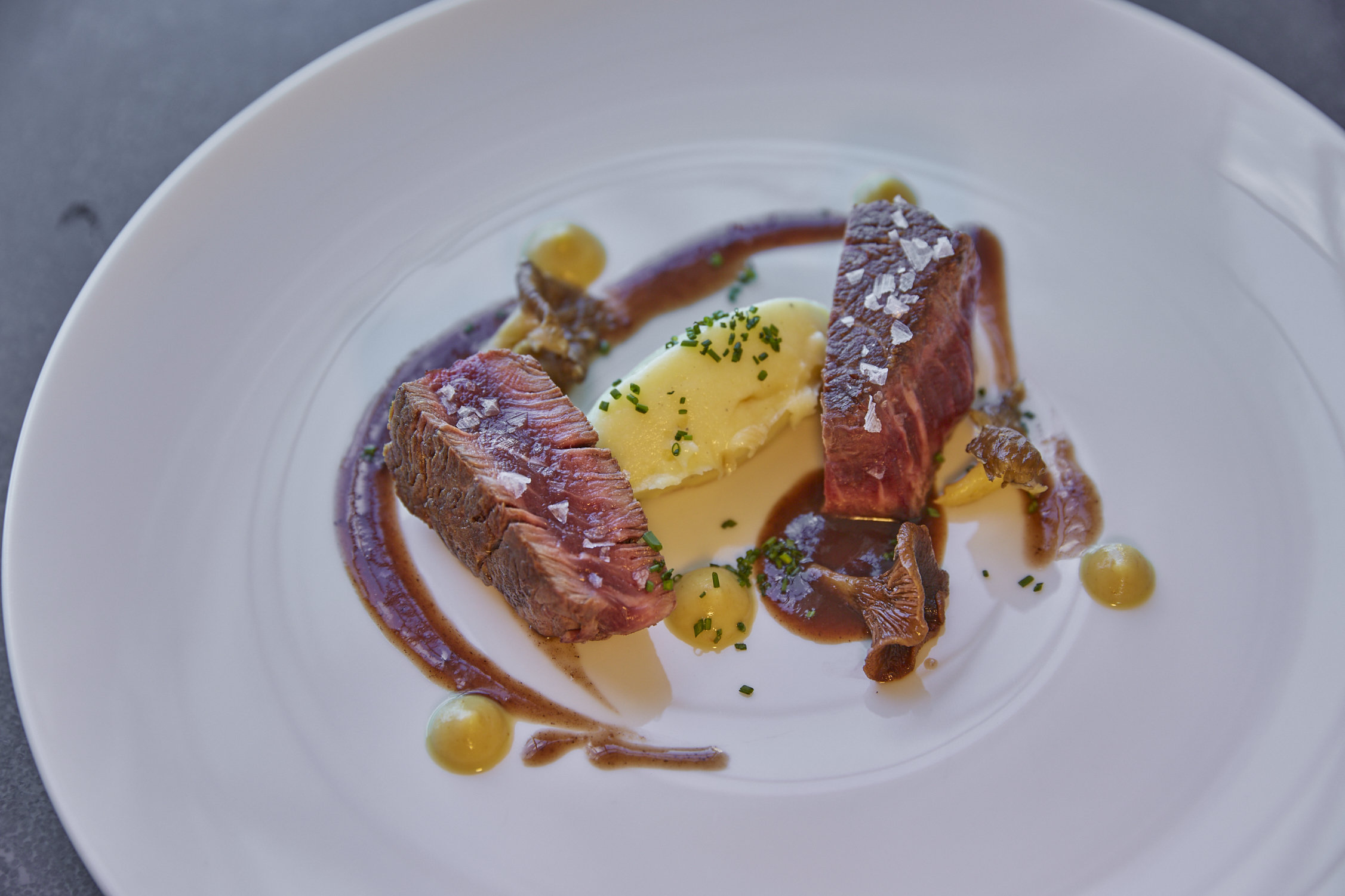 Helguera Palacio Boutique Antique by null