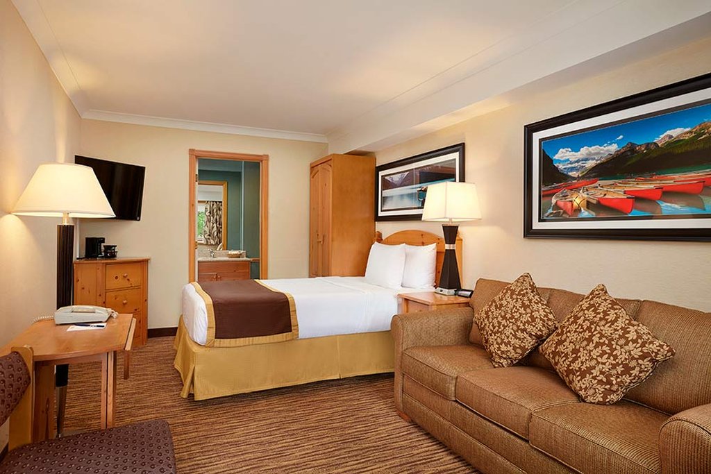 Lake Louise Inn by null