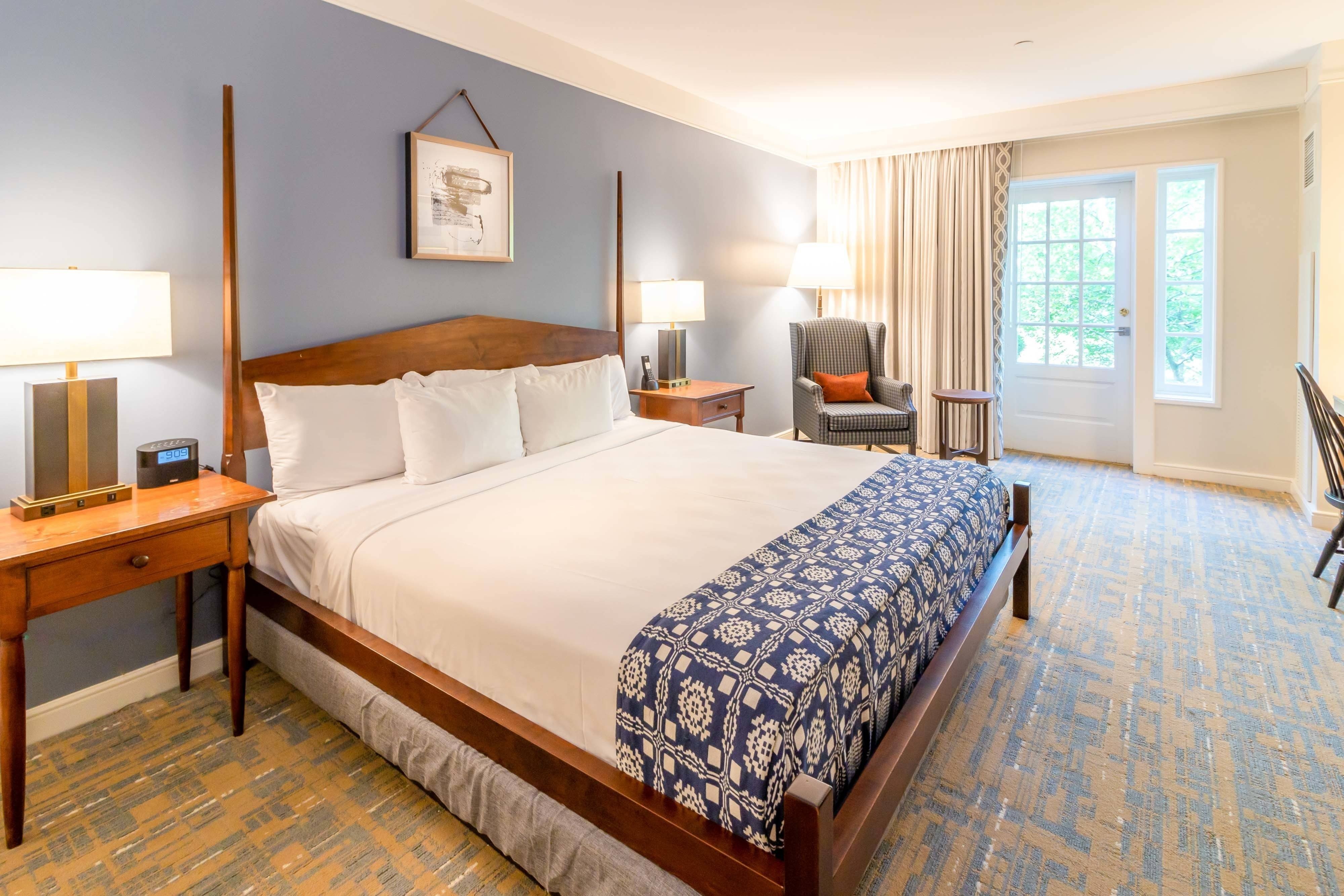 Williamsburg Lodge, Autograph Collection by null