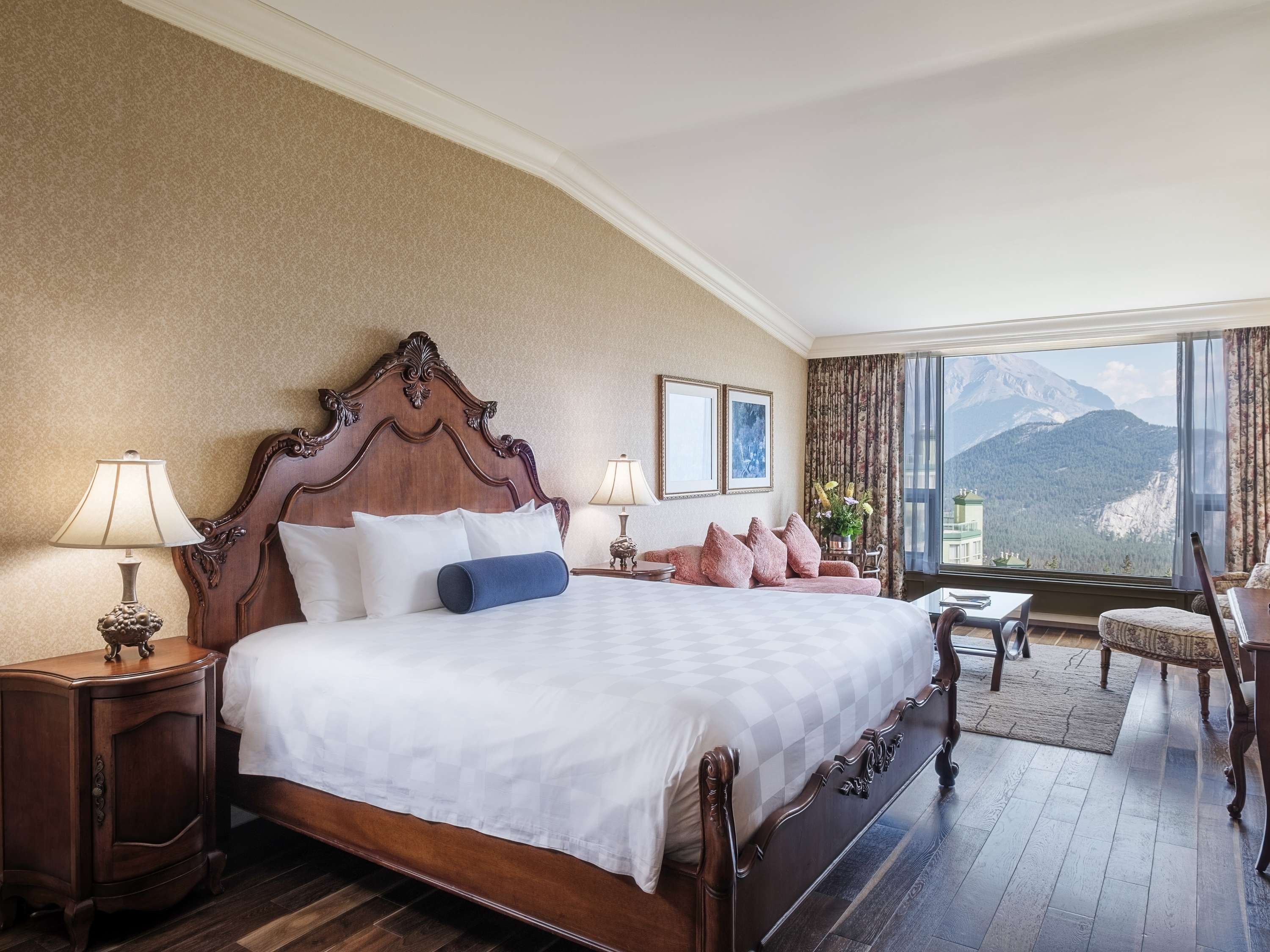 The Rimrock Resort Hotel by null