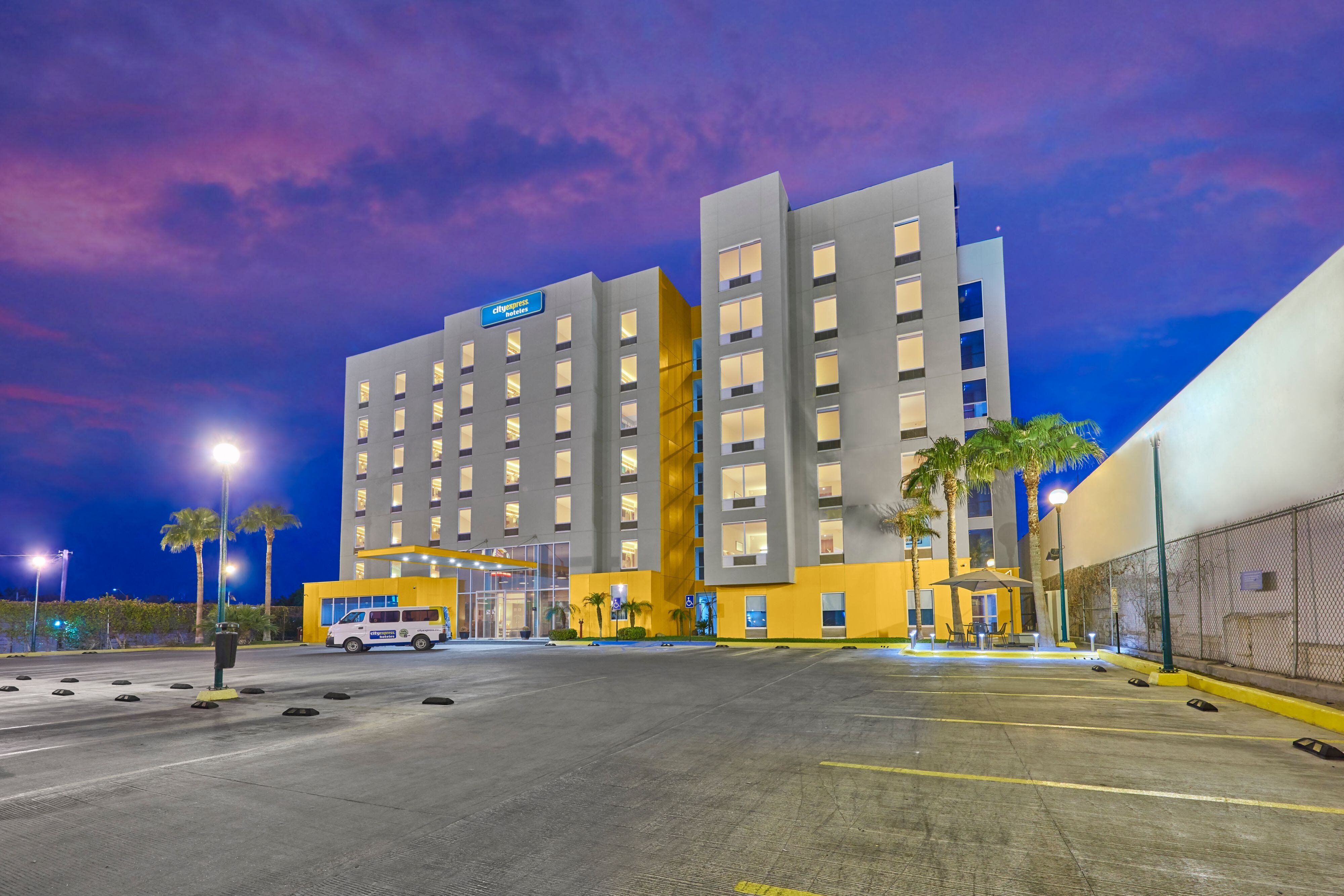 City Express by Marriott Mexicali image