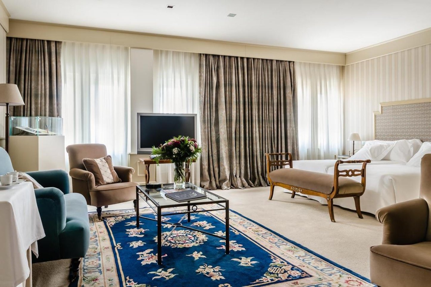 Hotel La Perla by null